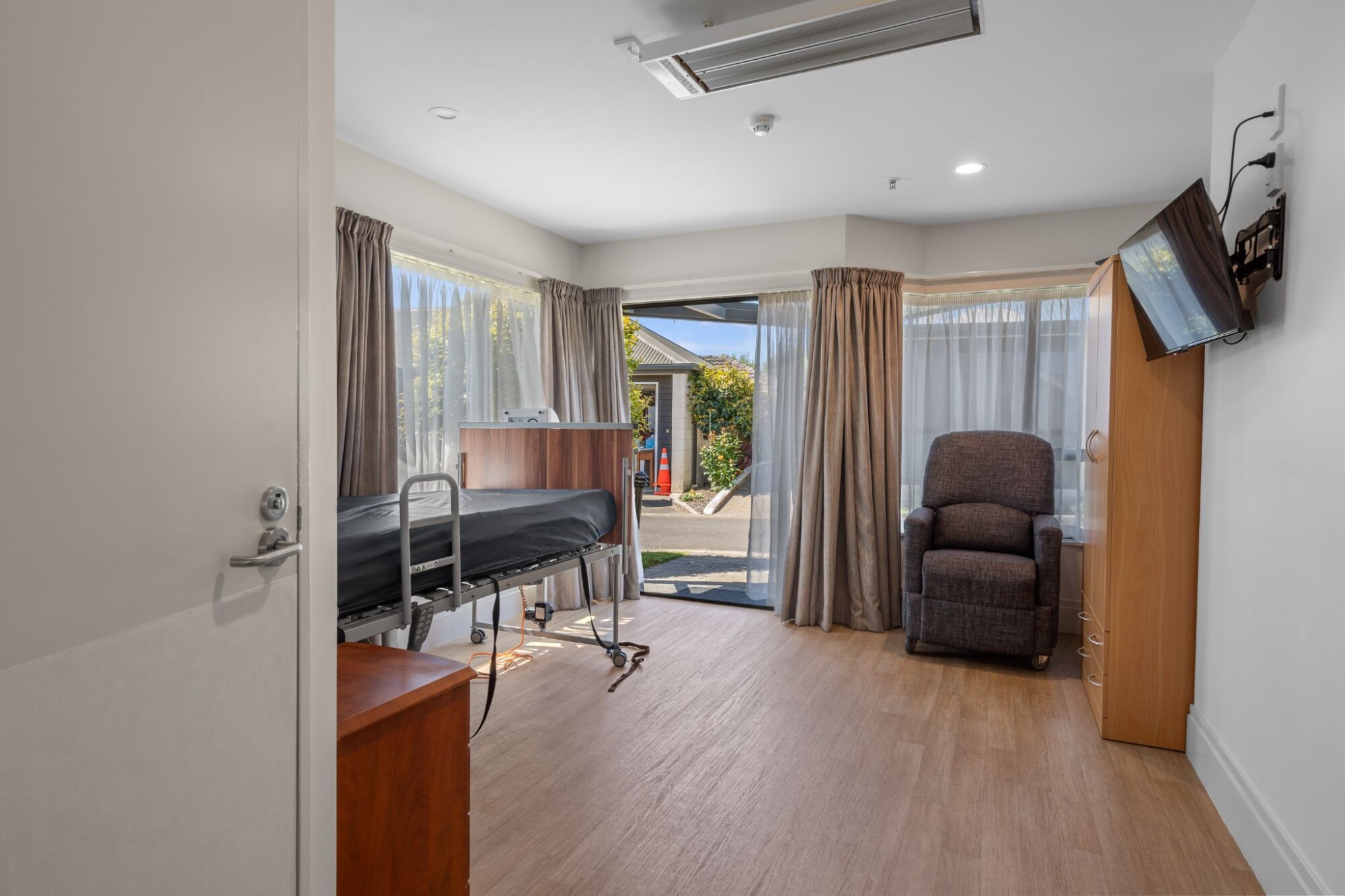 property carousel image 1