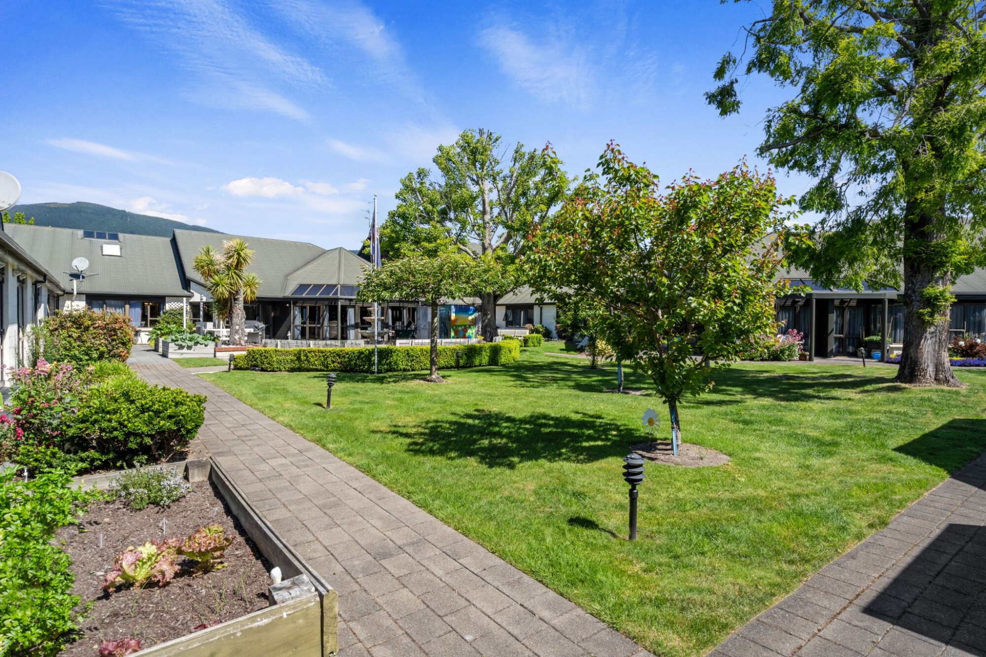 property carousel image 3