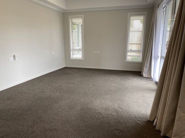 property carousel image 10