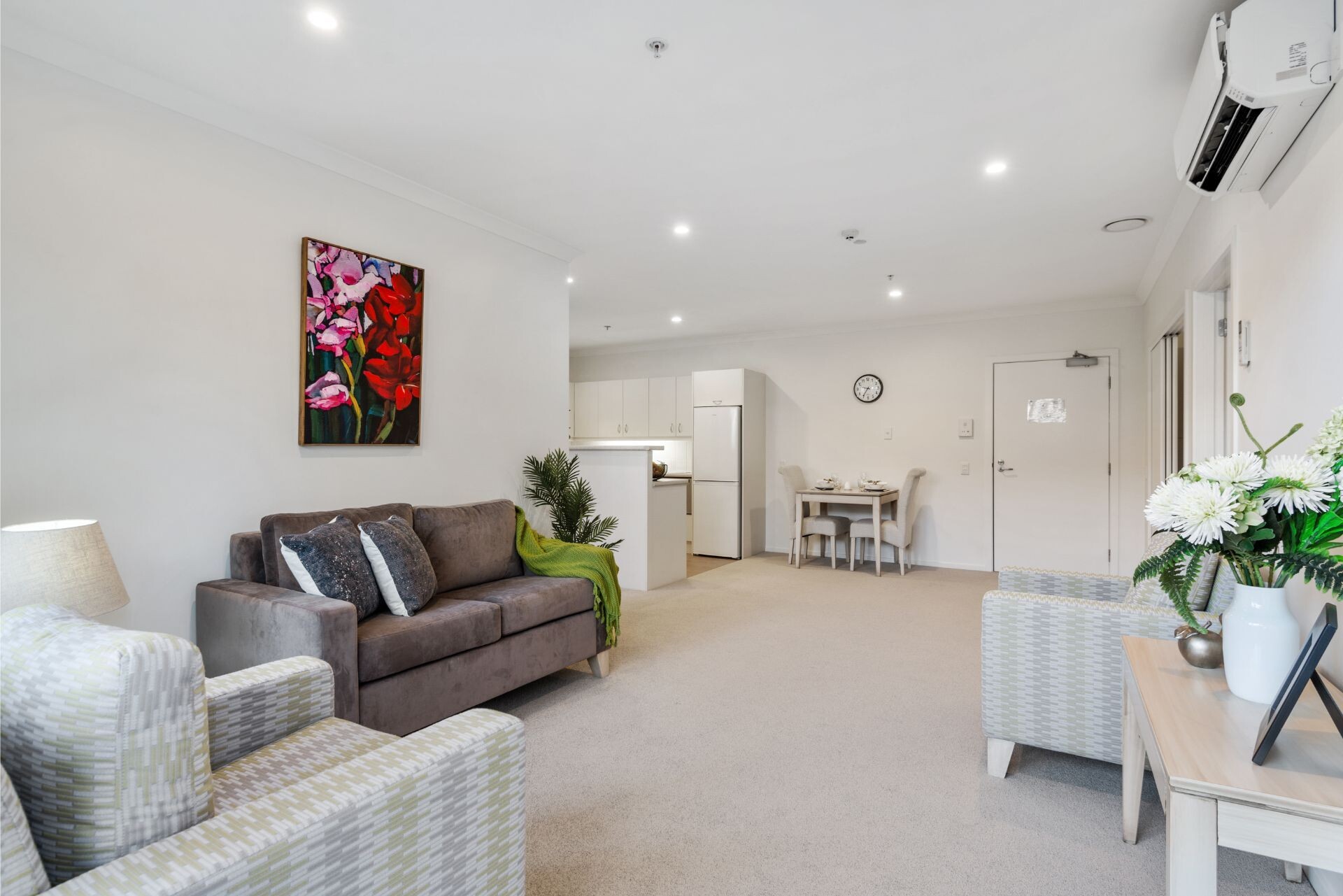 property carousel image 1