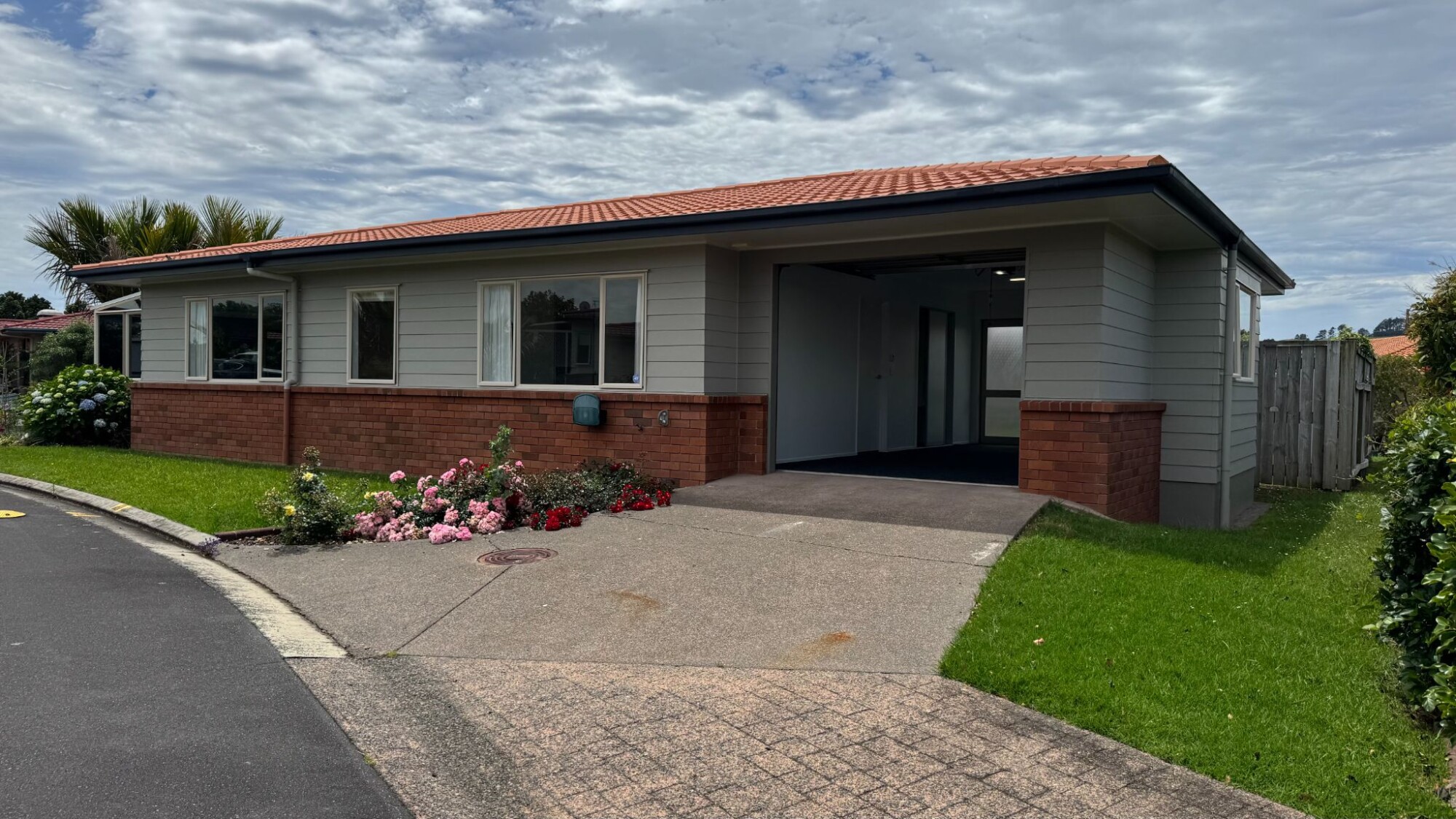 property carousel image 6