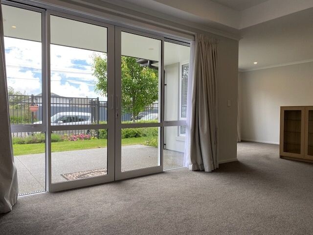 property carousel image 12