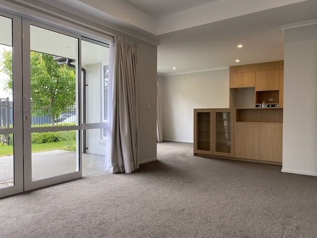 property carousel image 11