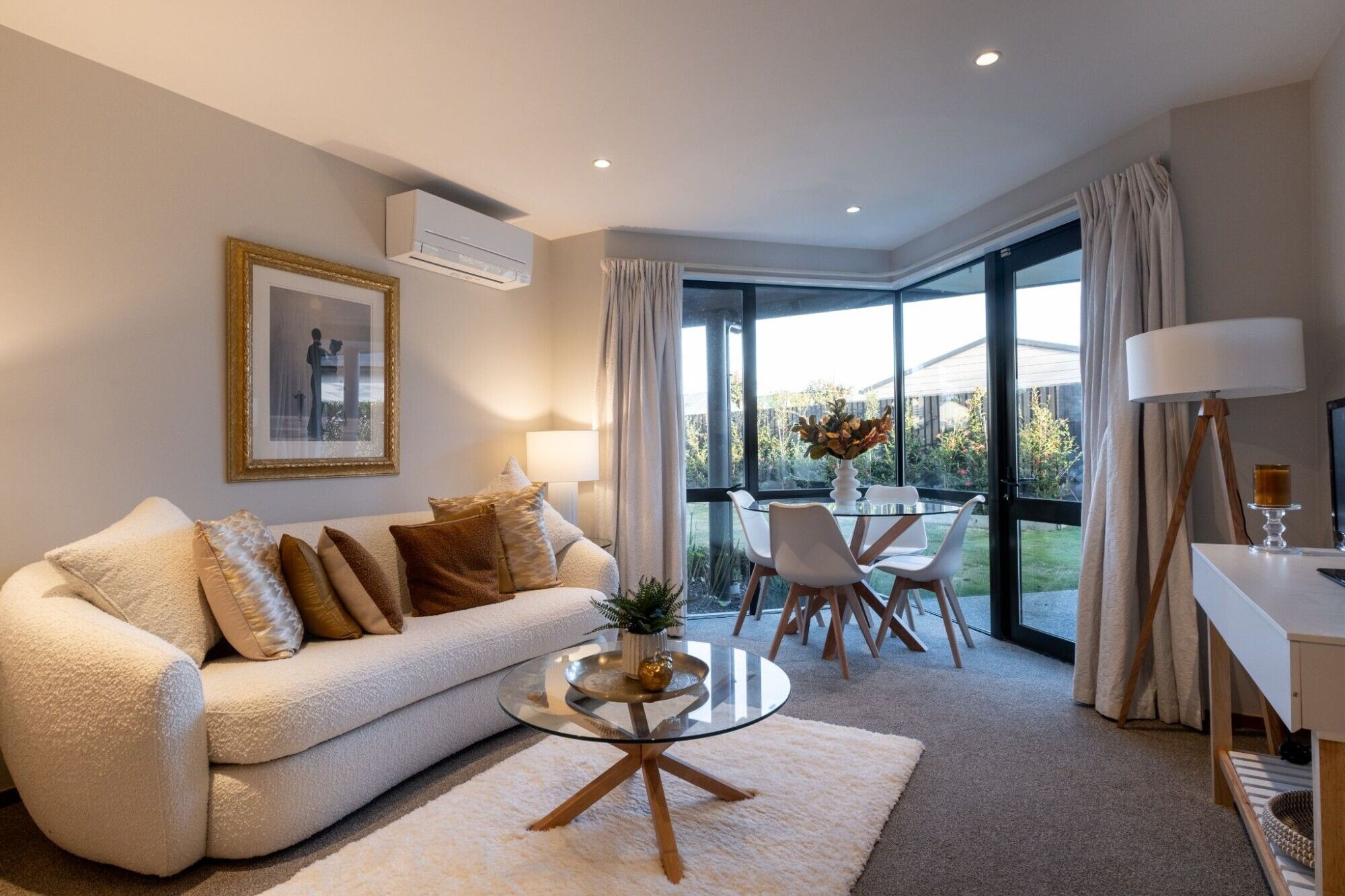 property carousel image 2