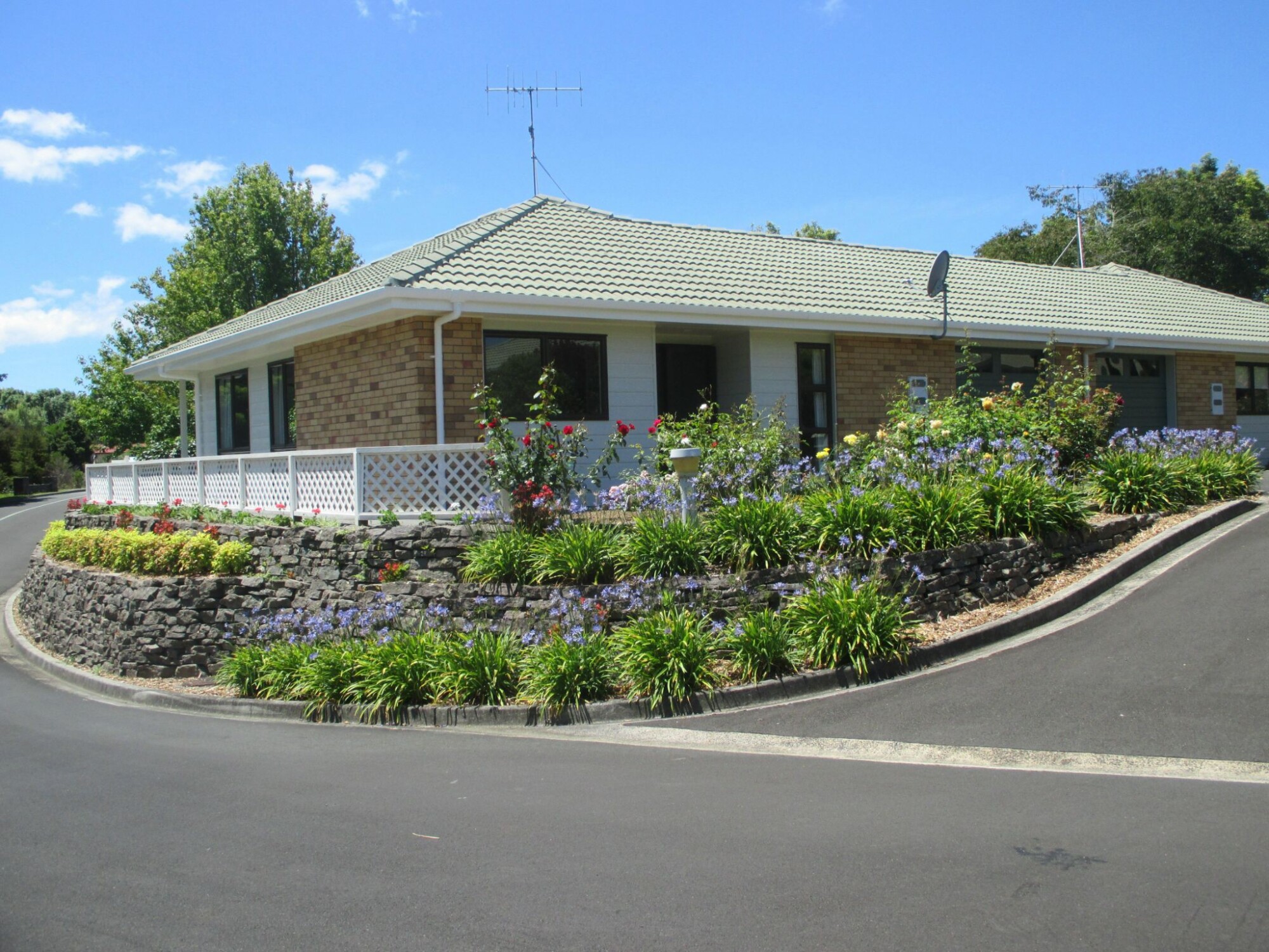property carousel image 1