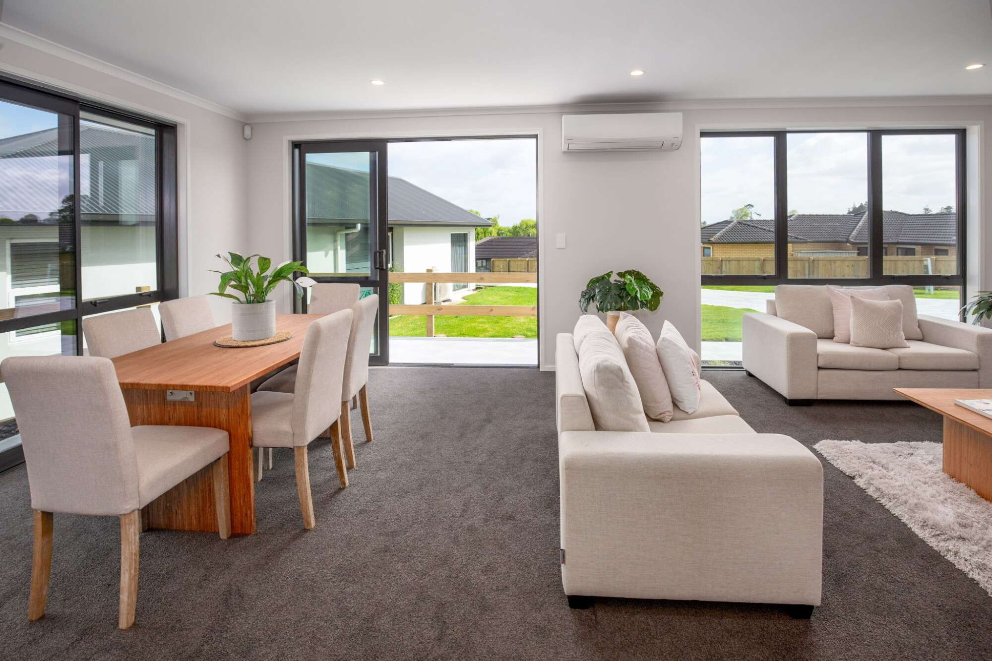 property carousel image 6