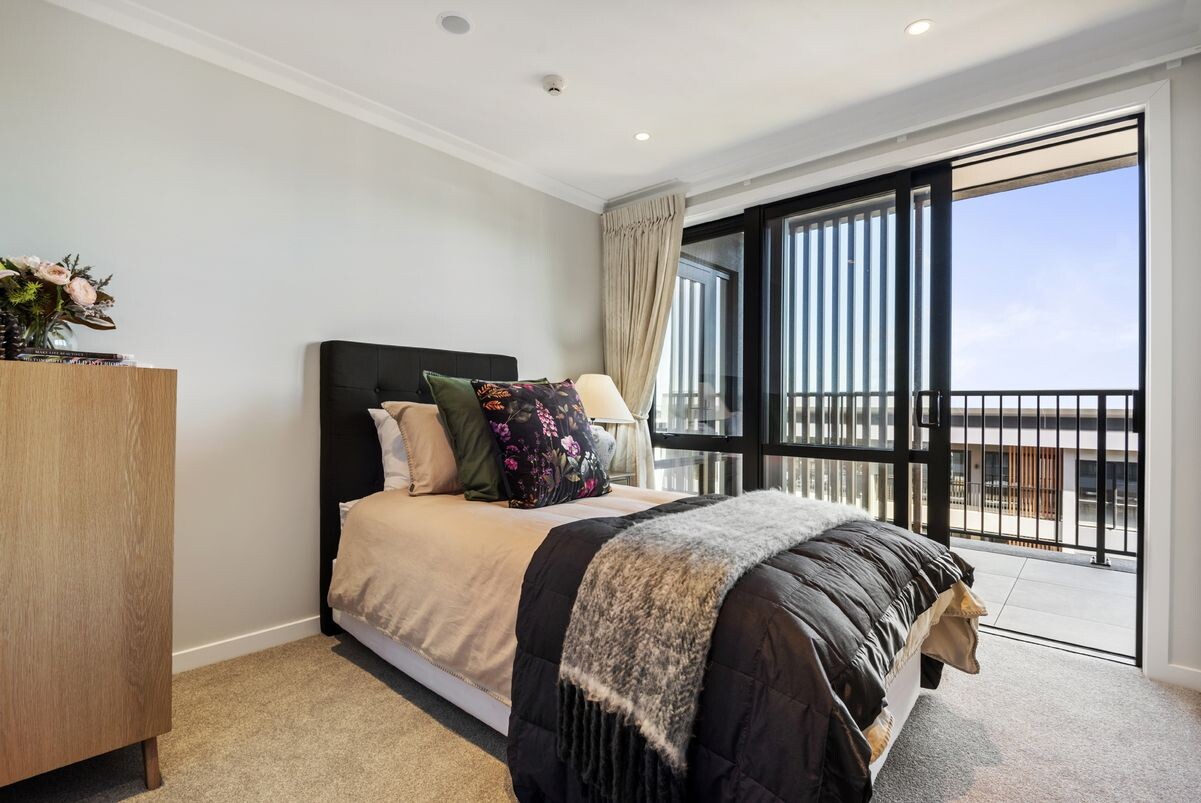 property carousel image 5