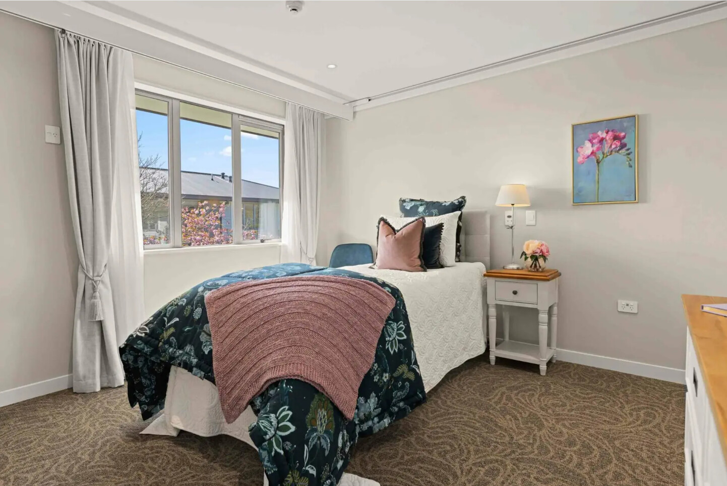 property carousel image 1