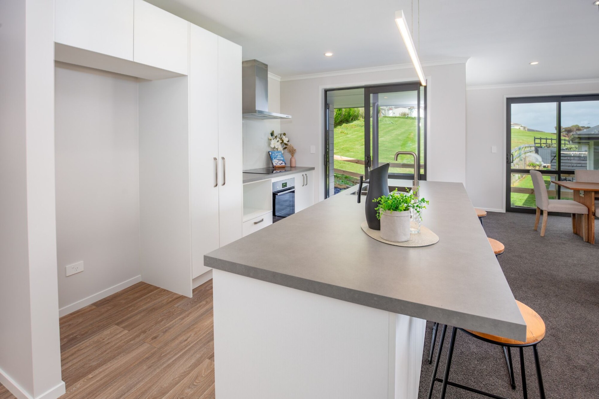 property carousel image 8