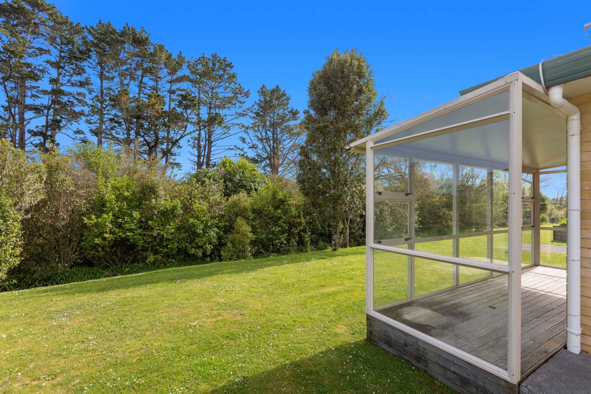 property carousel image 9