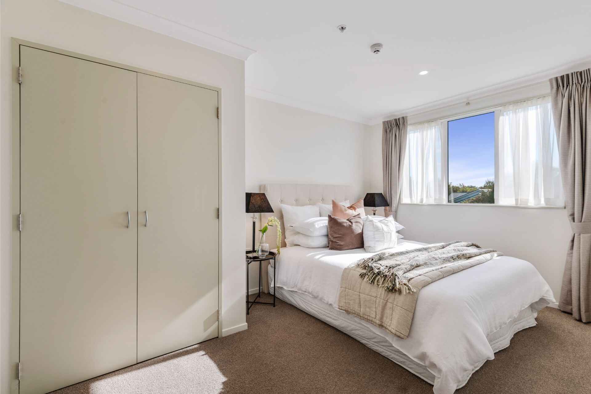 property carousel image 5