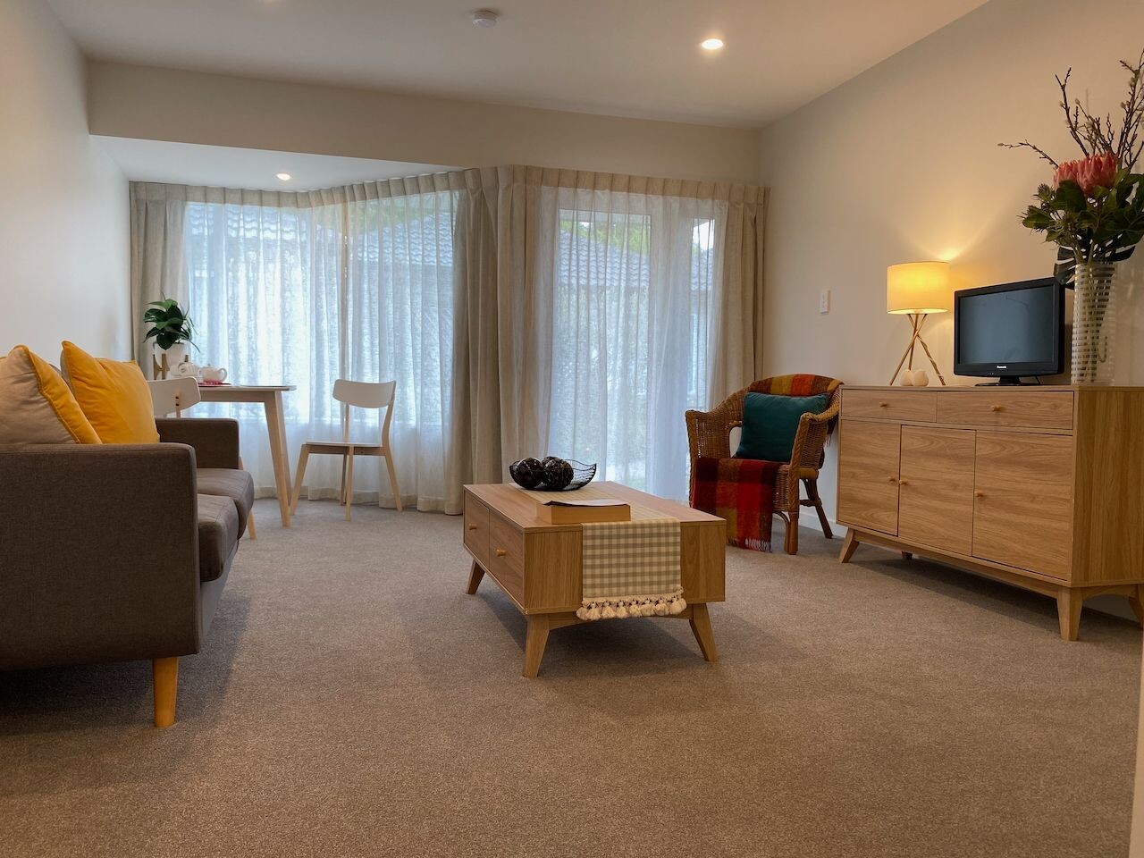 property carousel image 4