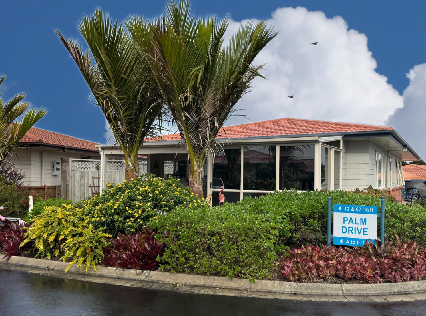 property carousel image 1