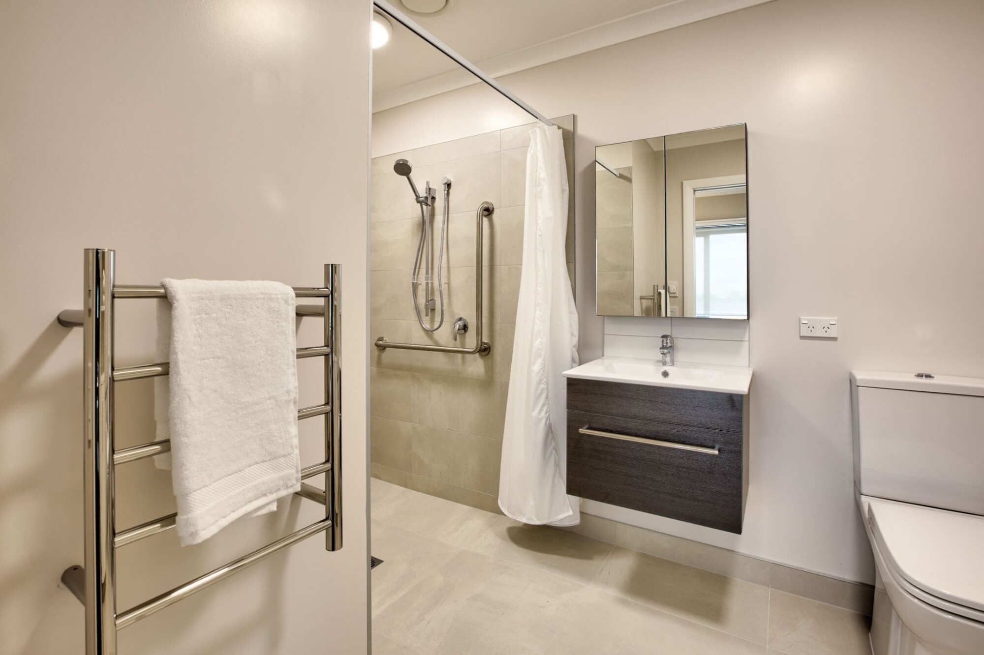 property carousel image 3