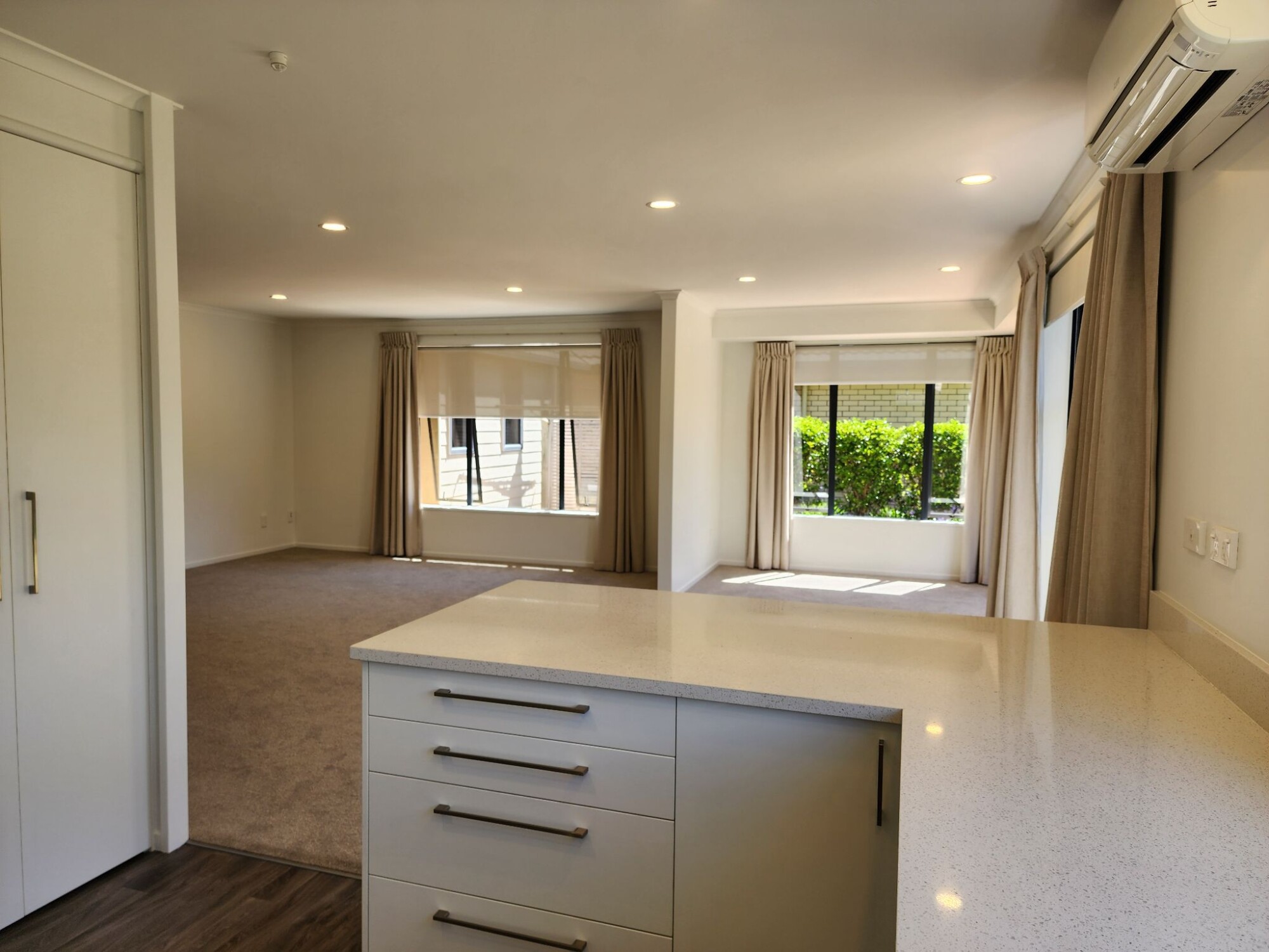 property carousel image 6