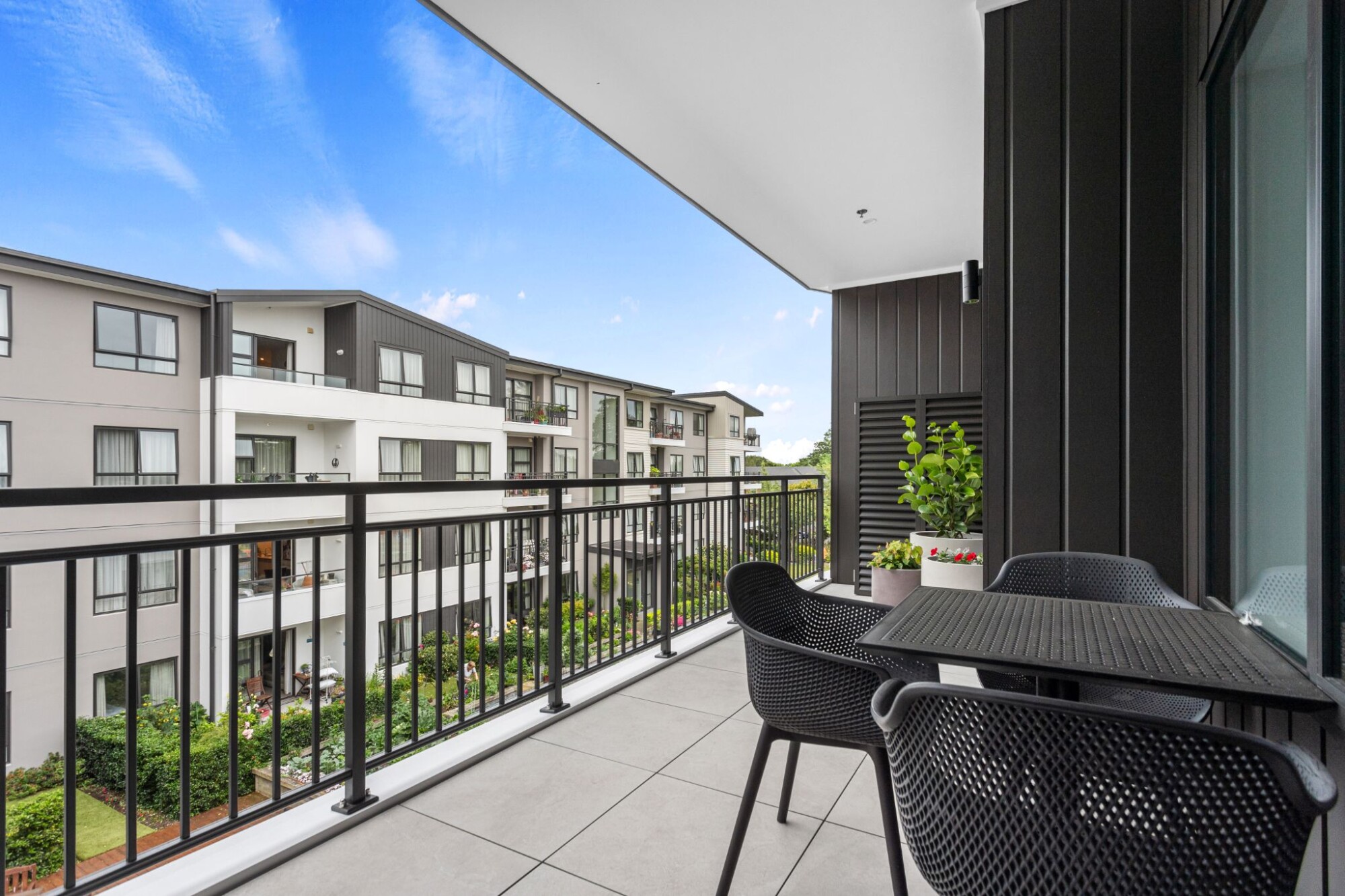 property carousel image 12