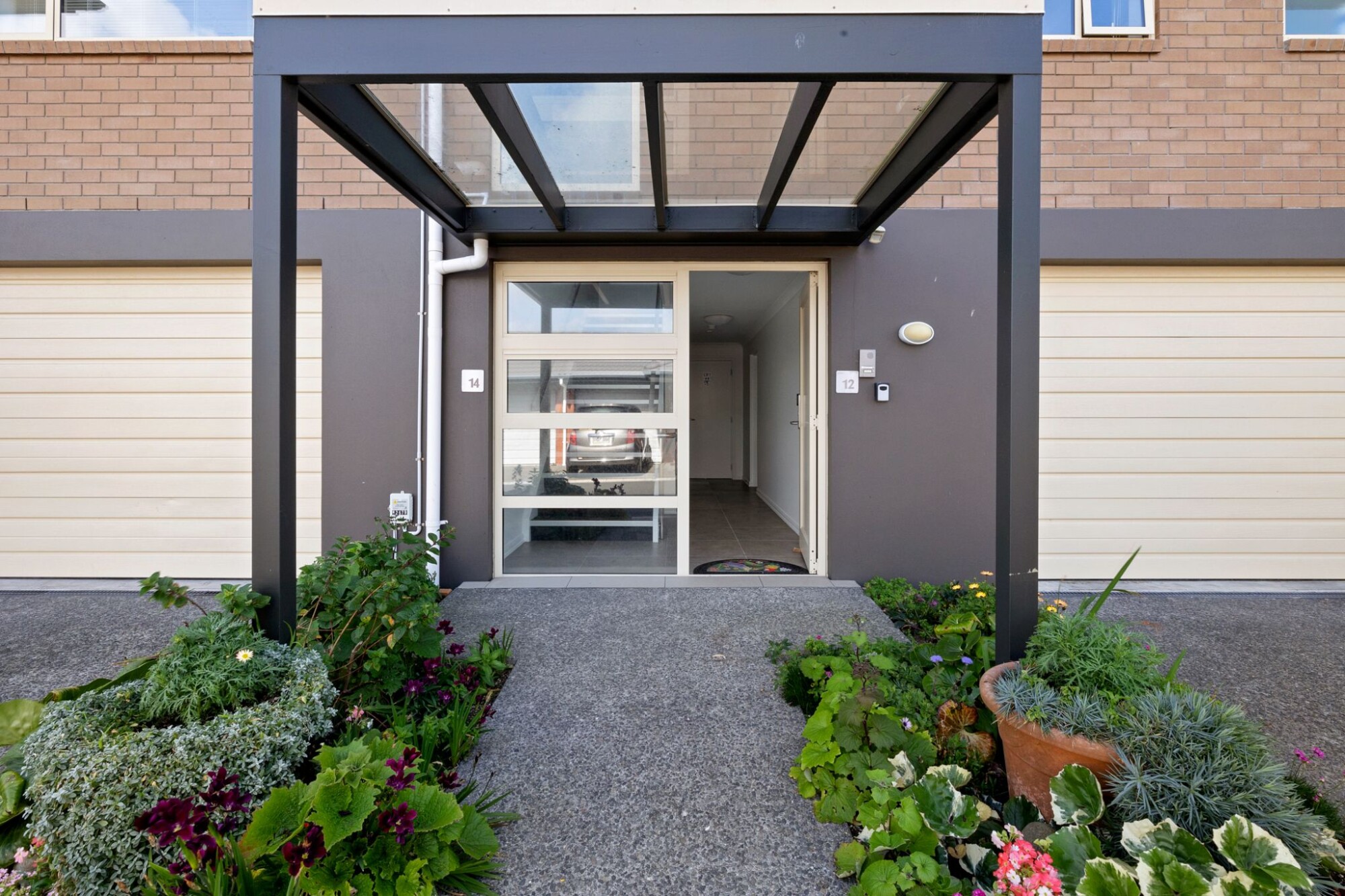 property carousel image 15
