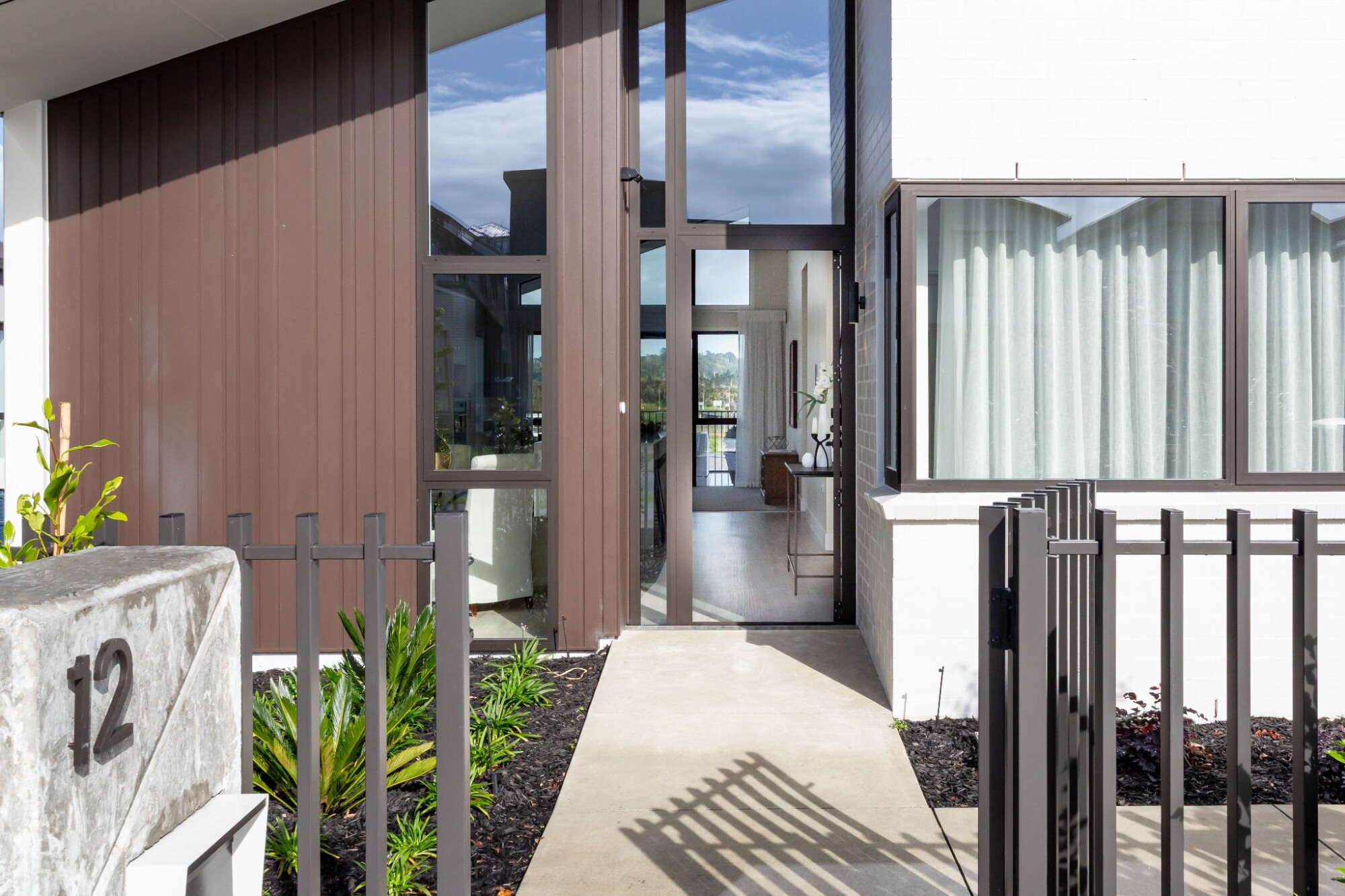 property carousel image 2