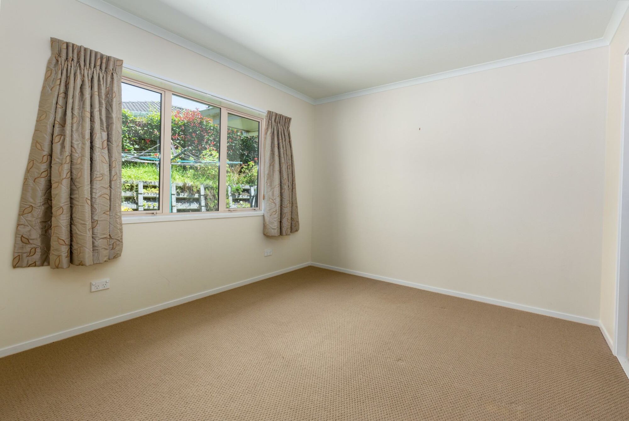 property carousel image 11