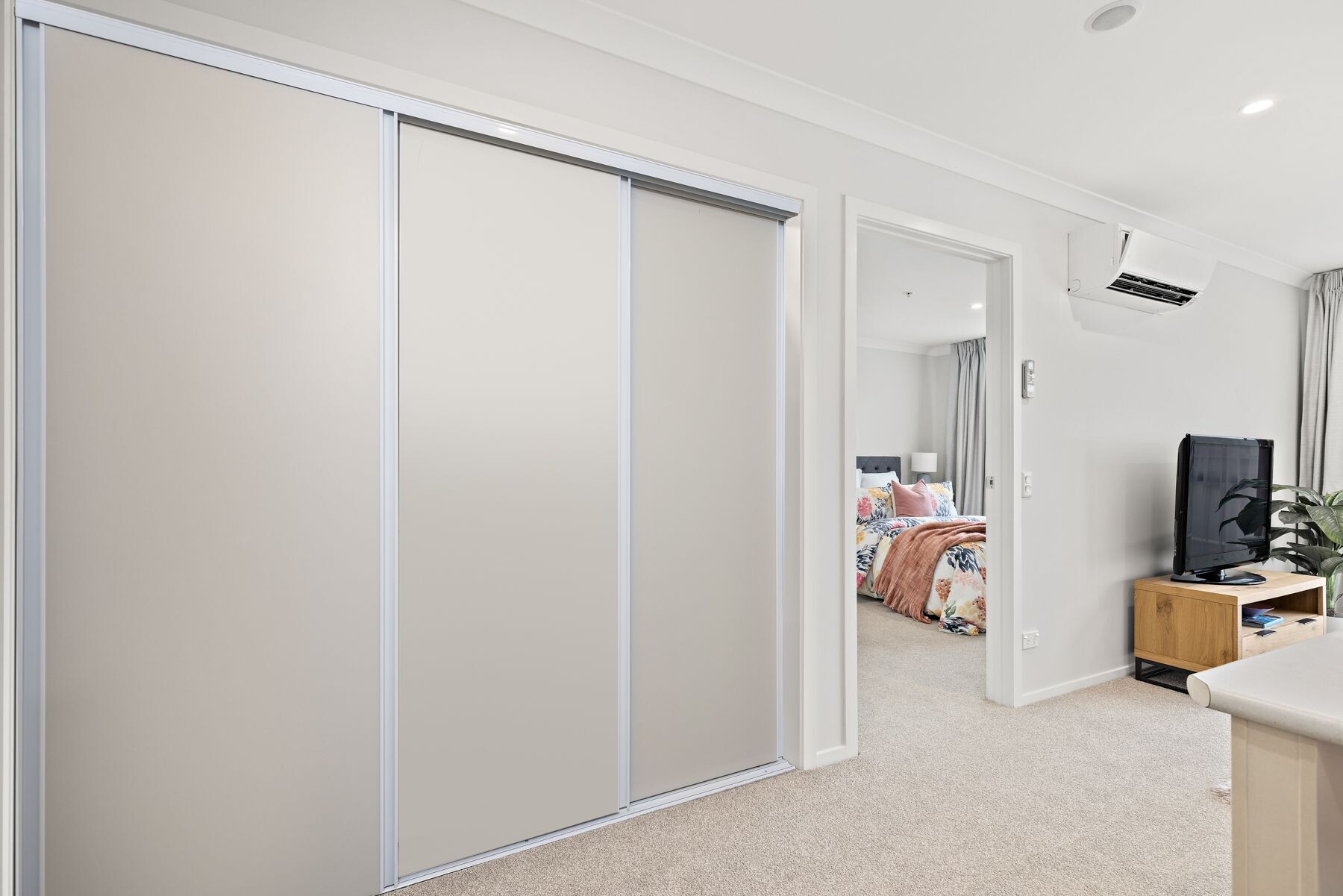 property carousel image 7