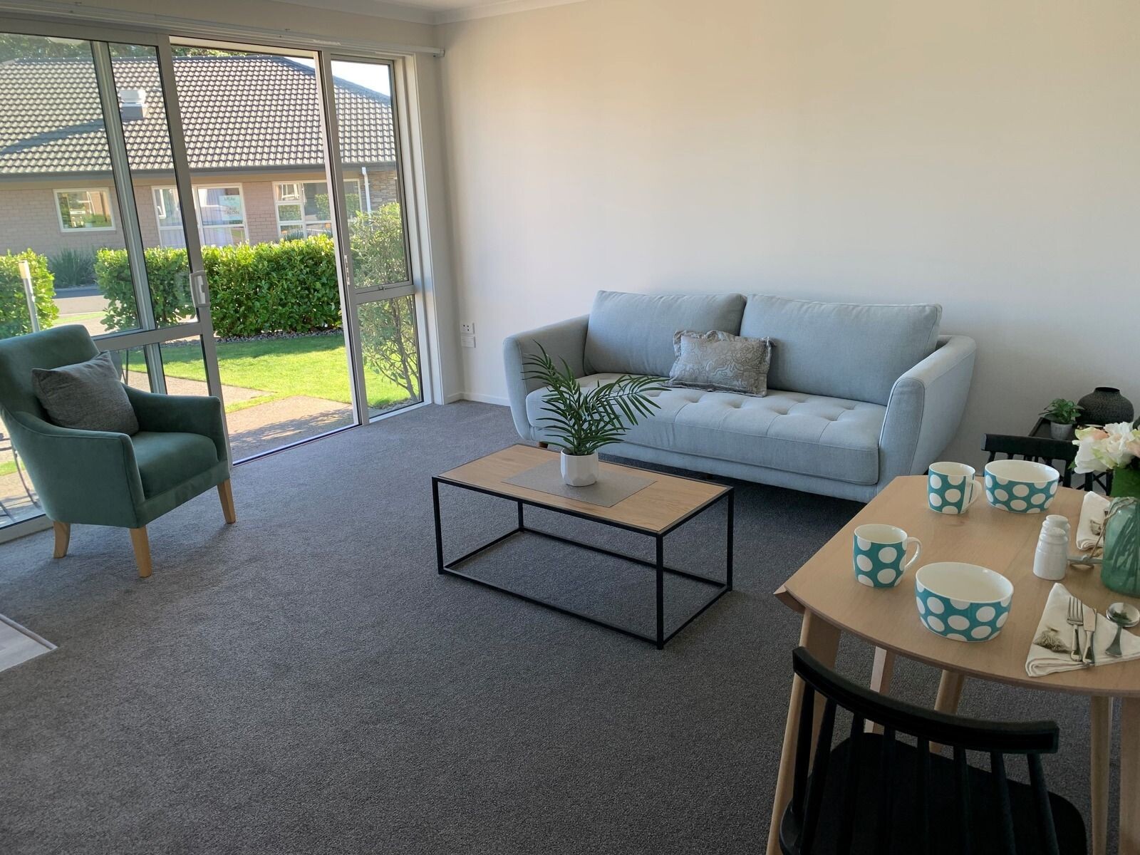 property carousel image 3