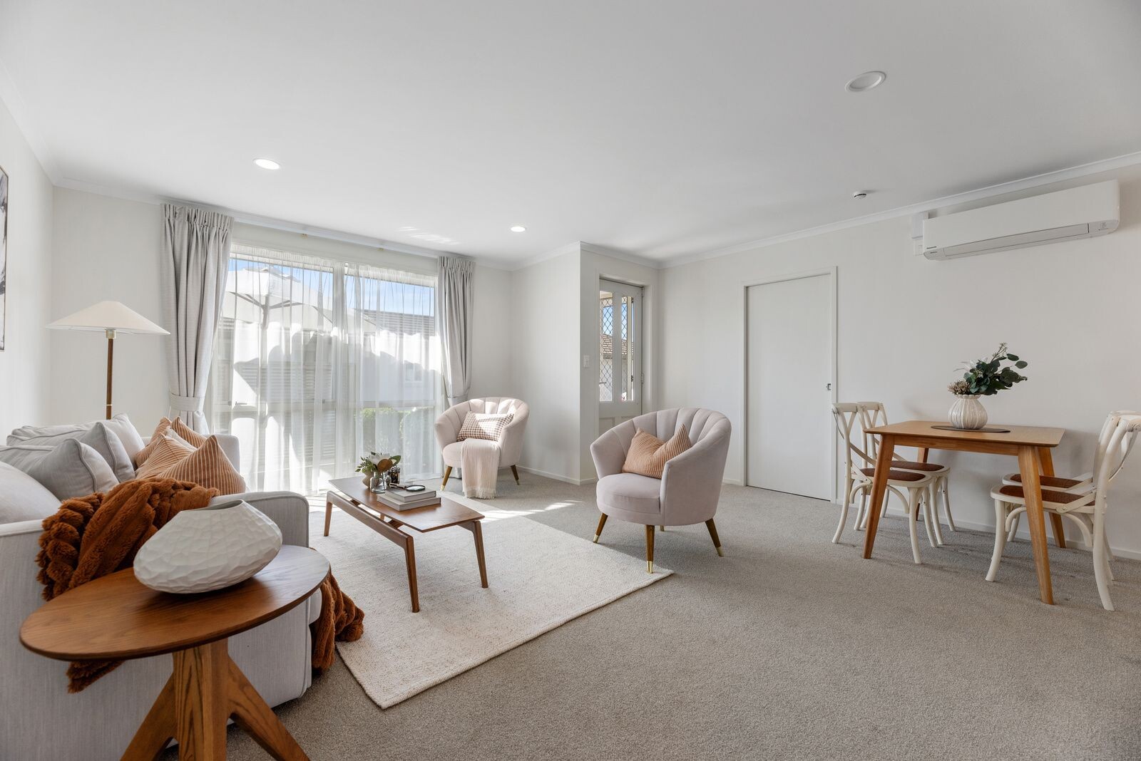 property carousel image 3