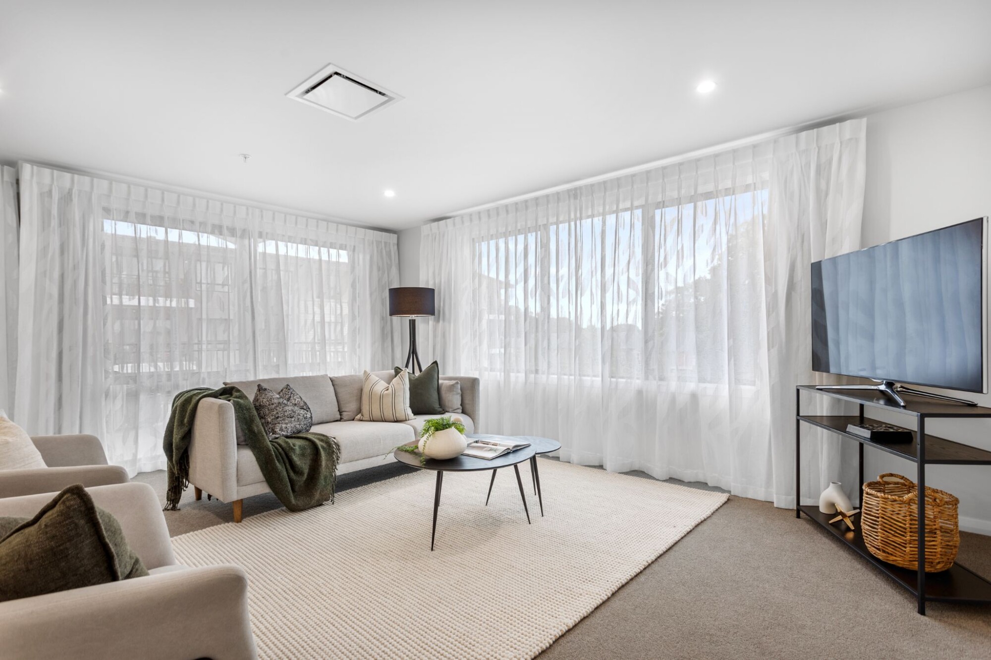 property carousel image 2