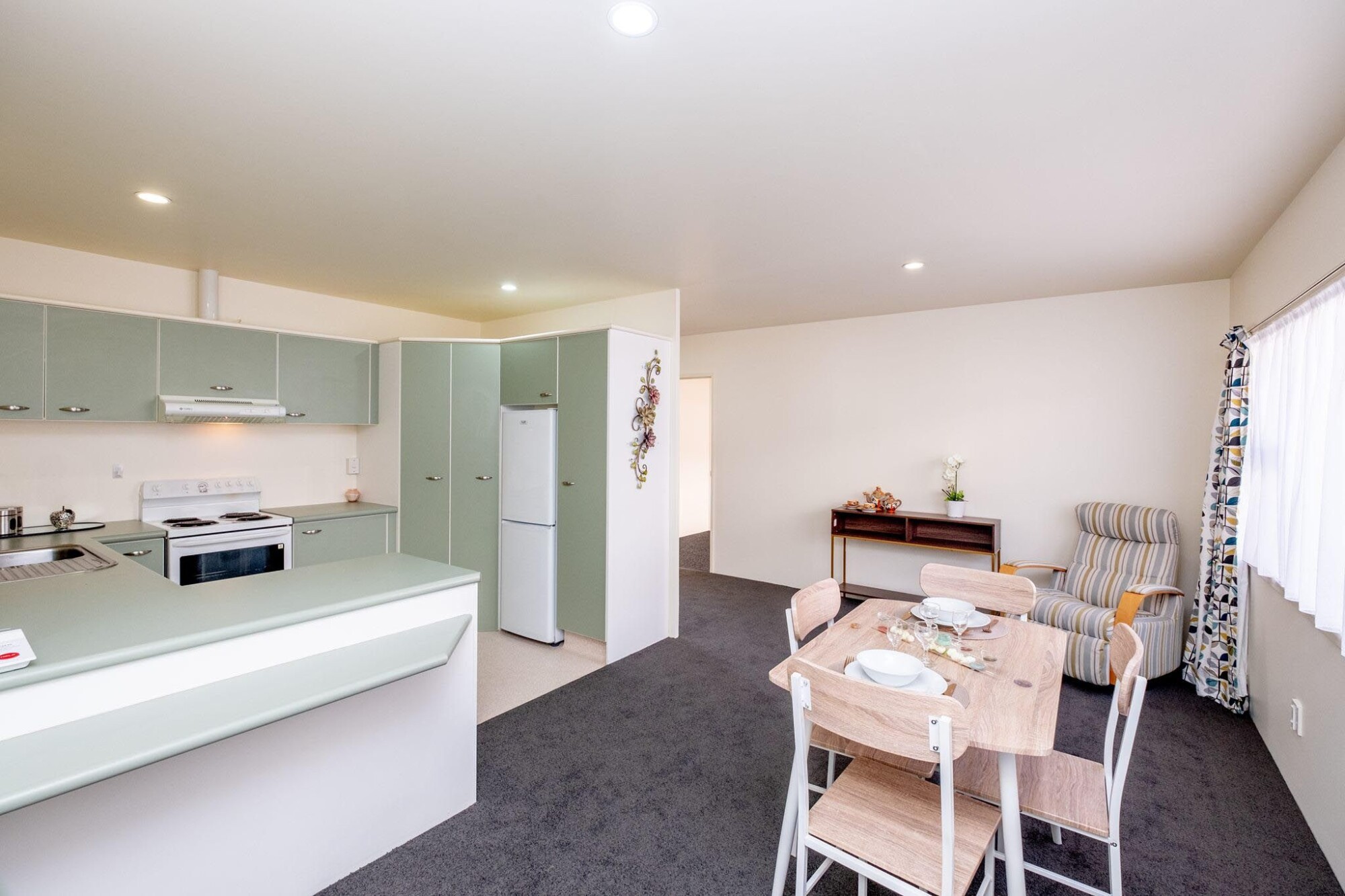 property carousel image 3