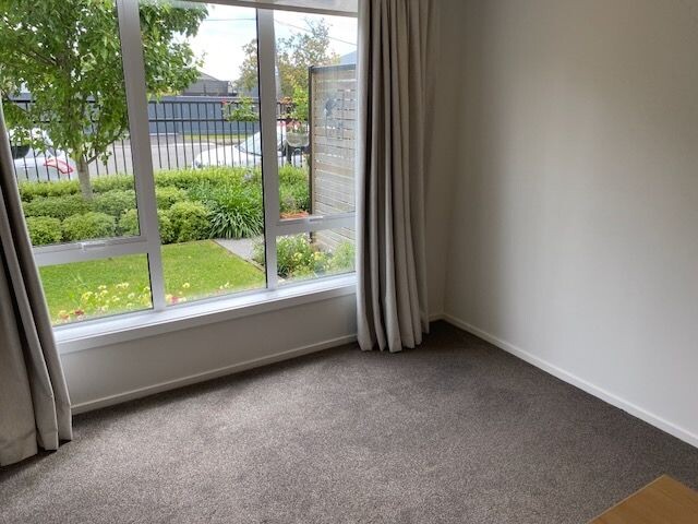 property carousel image 9