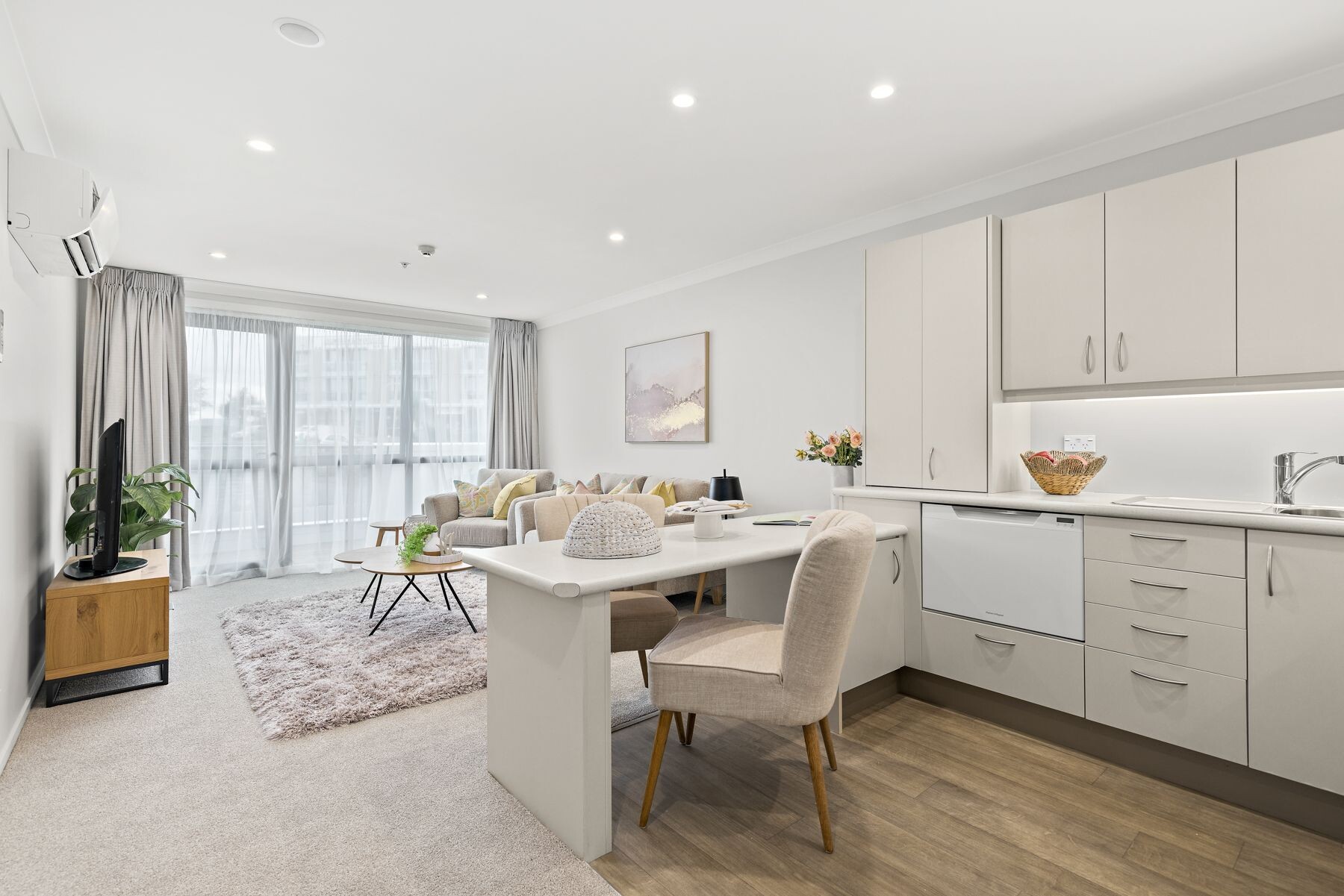 property carousel image 3