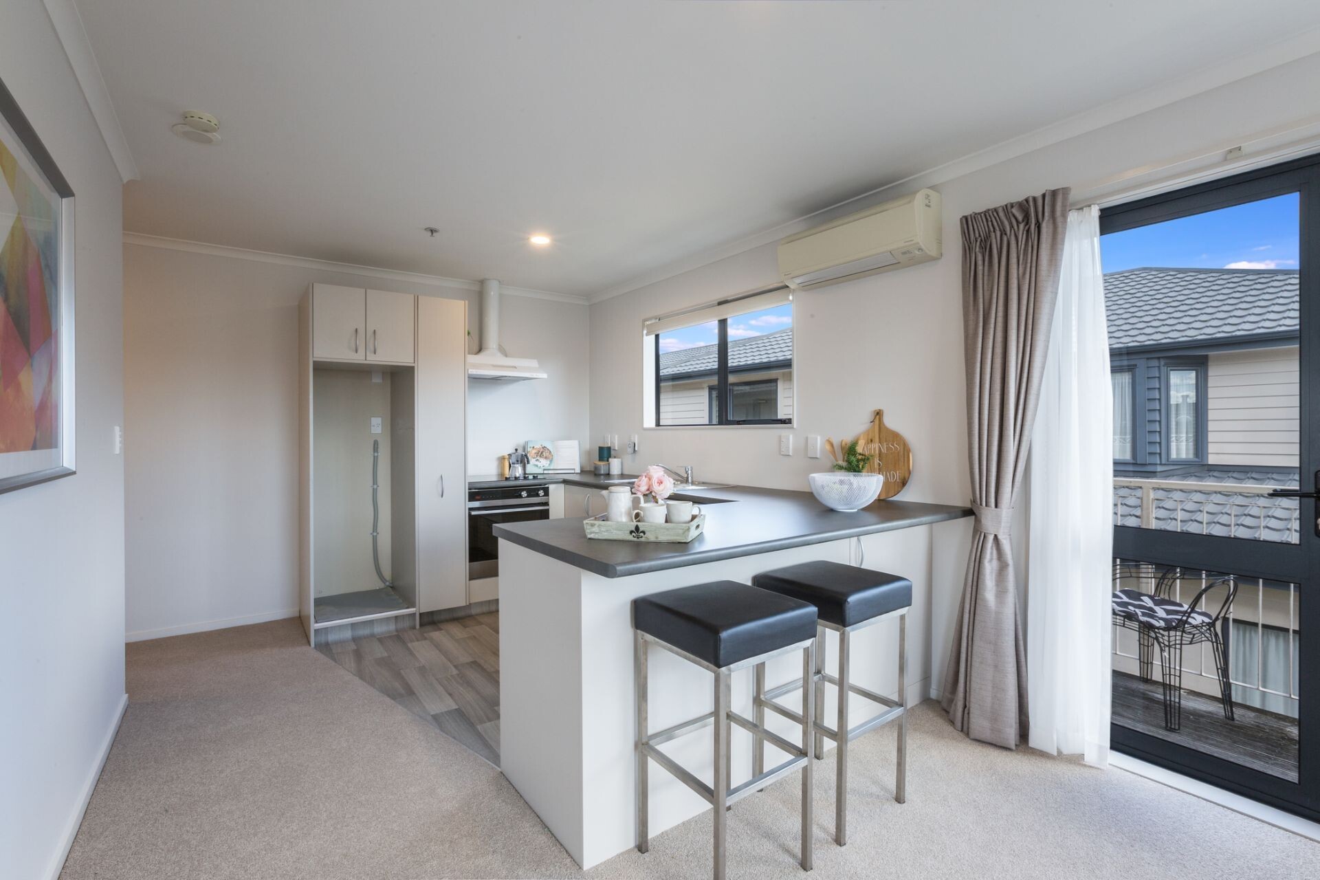 property carousel image 2