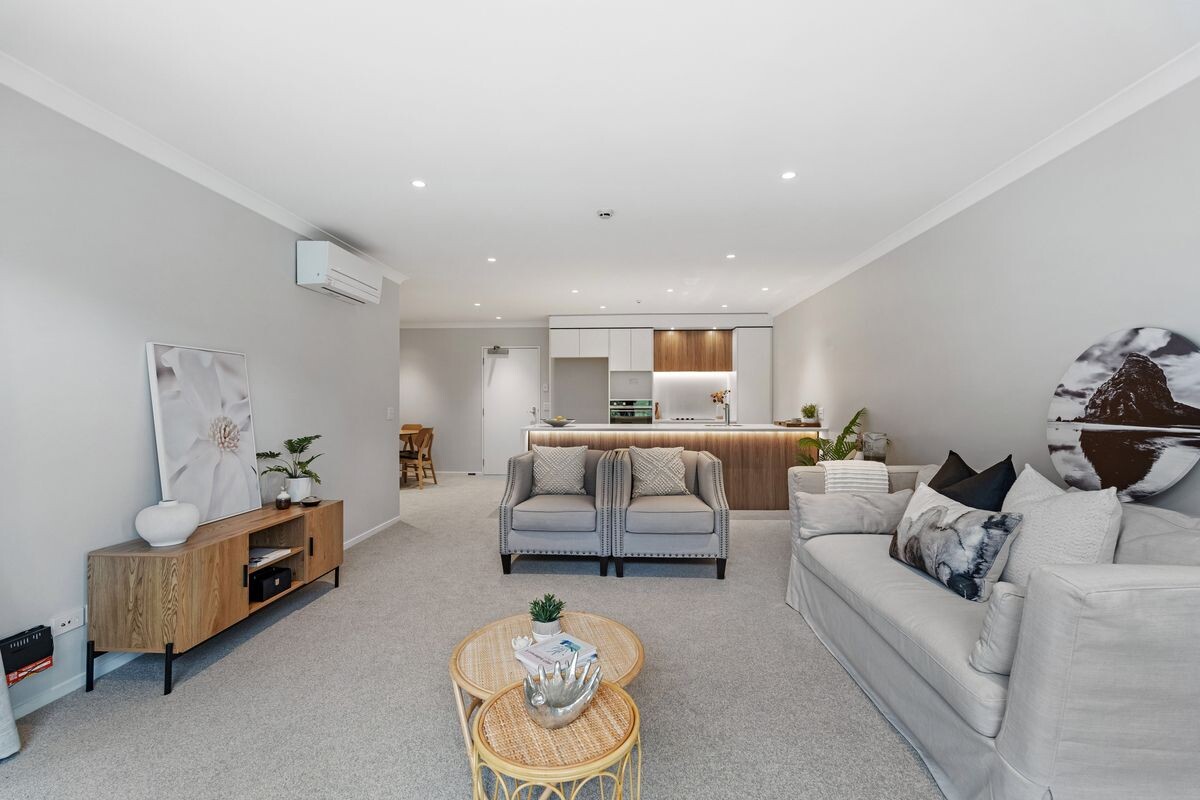 property carousel image 1