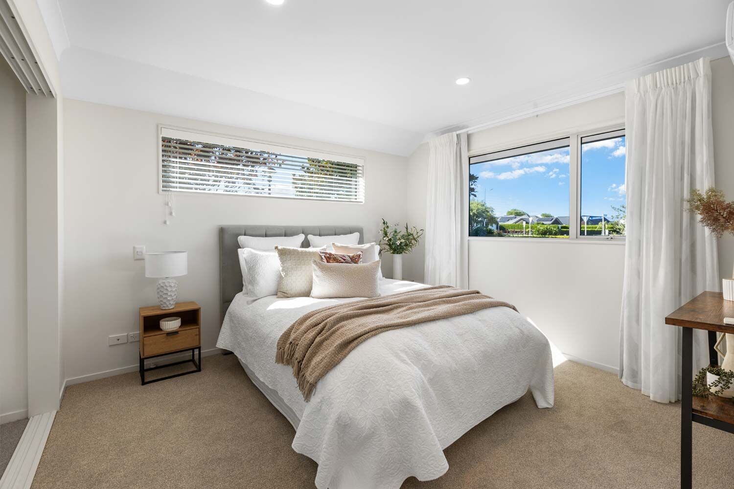 property carousel image 10