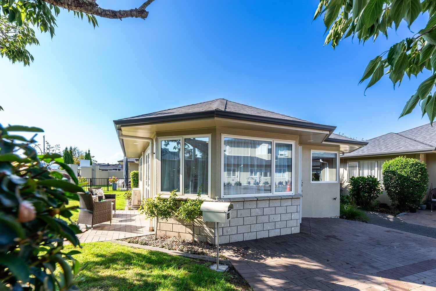 property carousel image 9