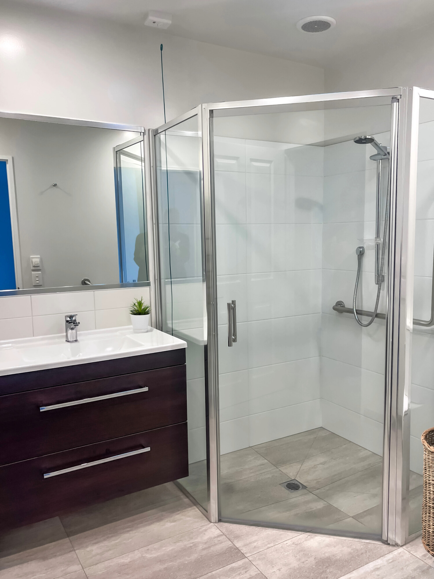 property carousel image 4