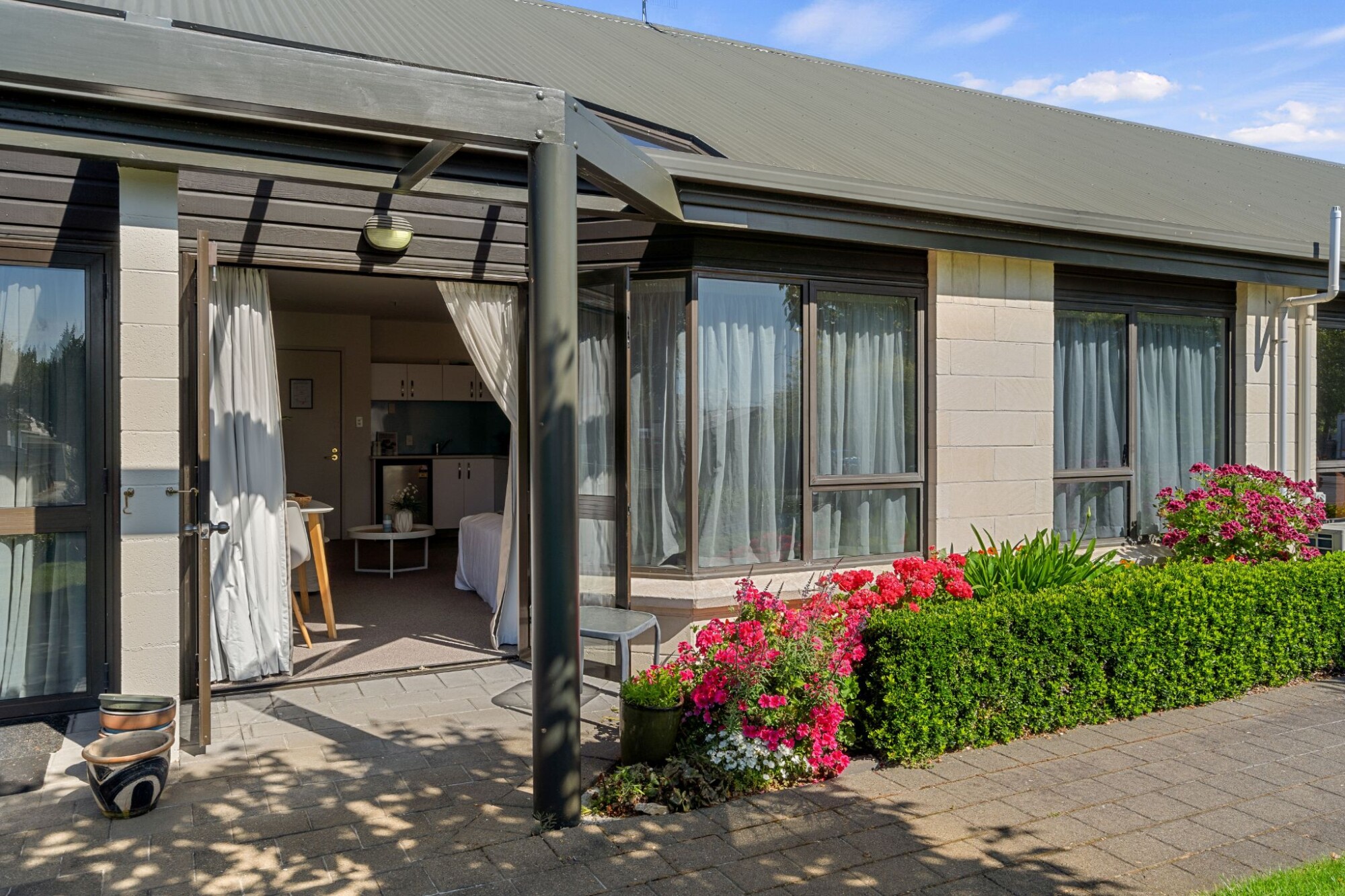 property carousel image 7