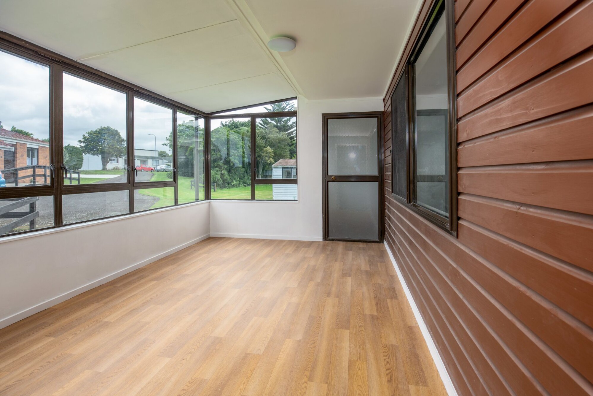 property carousel image 9