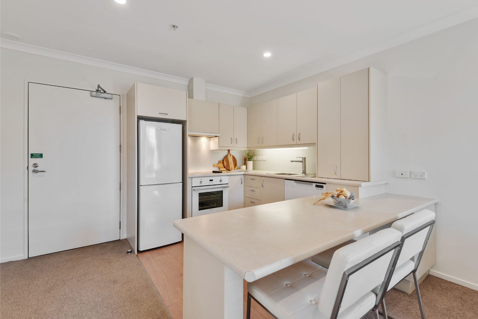 property carousel image 3