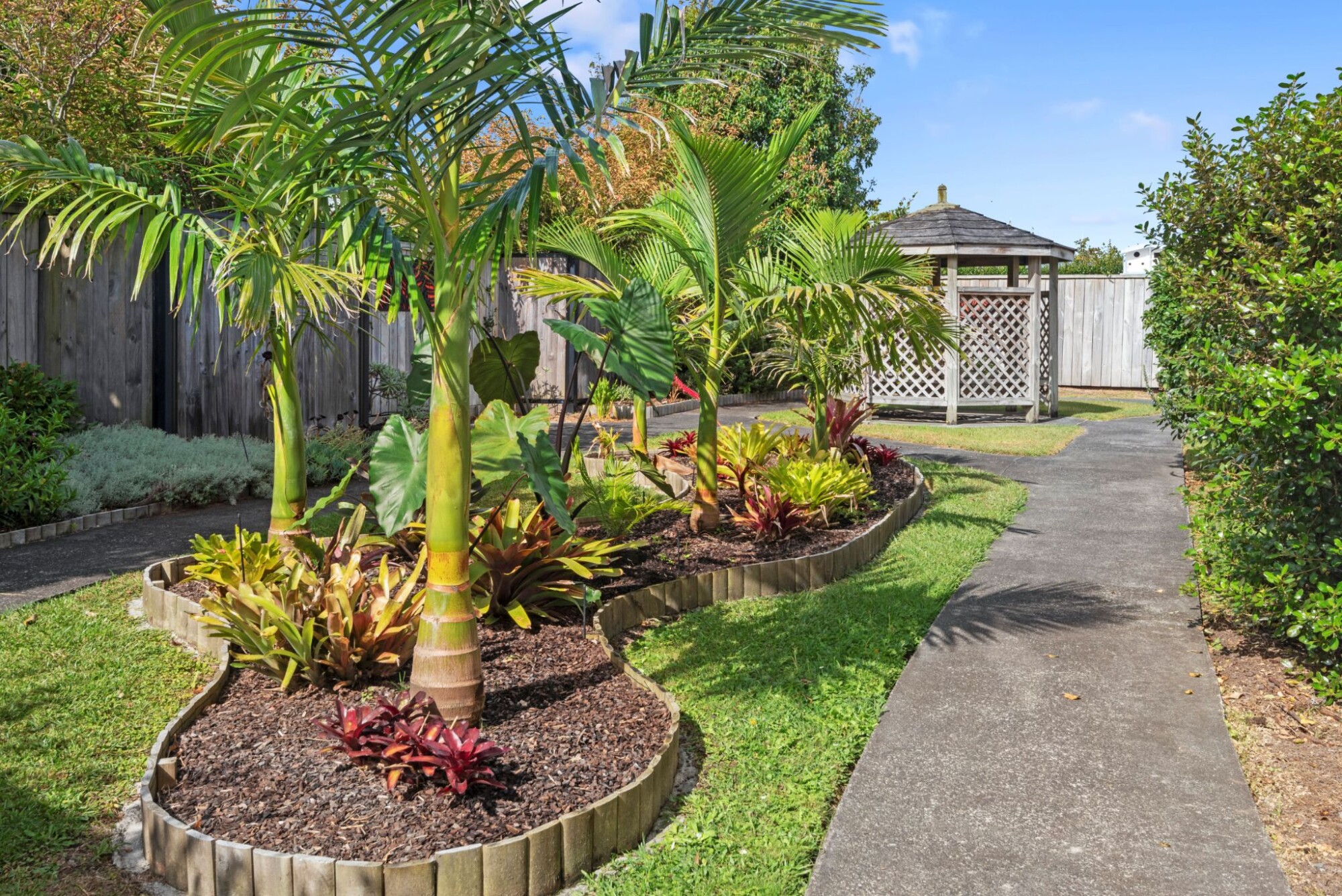 property carousel image 10