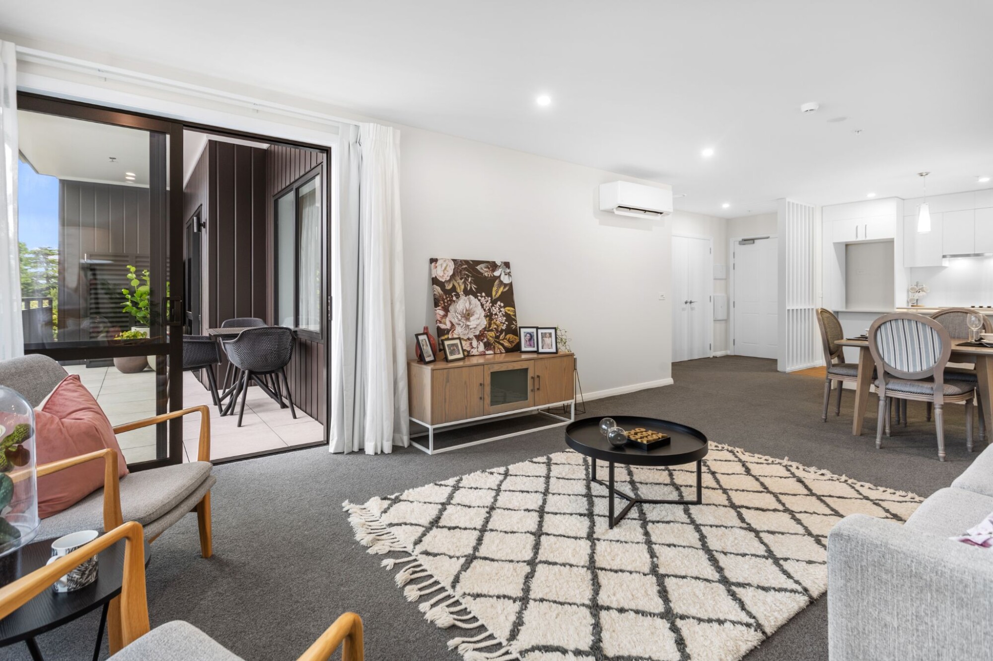 property carousel image 3