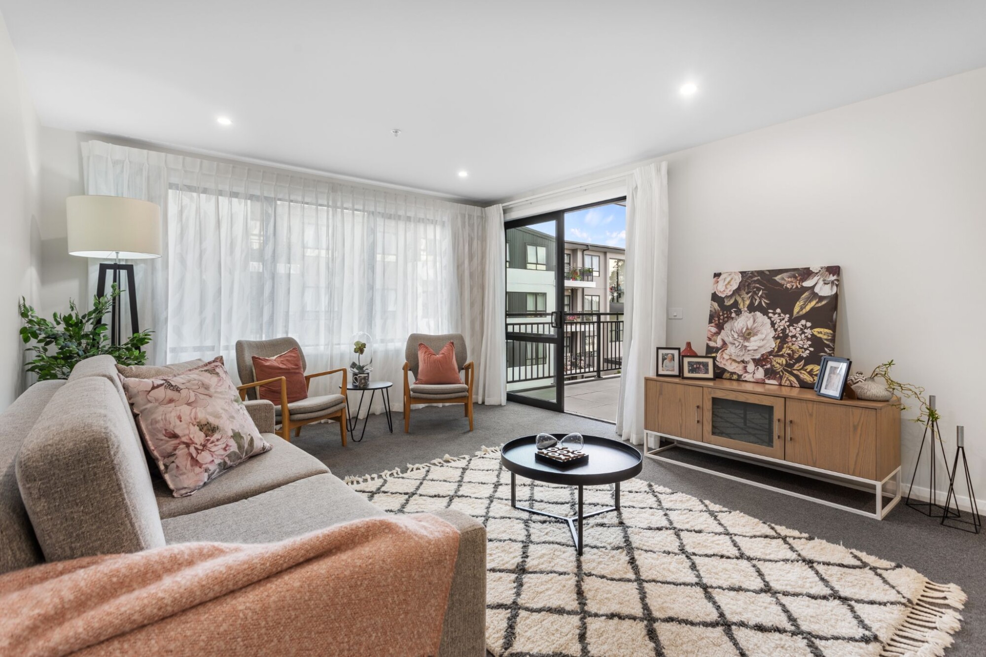 property carousel image 2