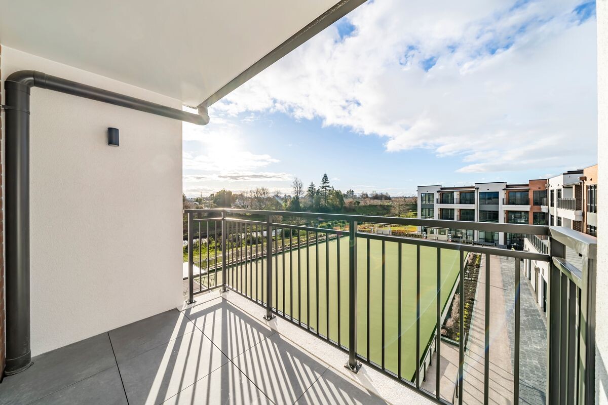 property carousel image 4