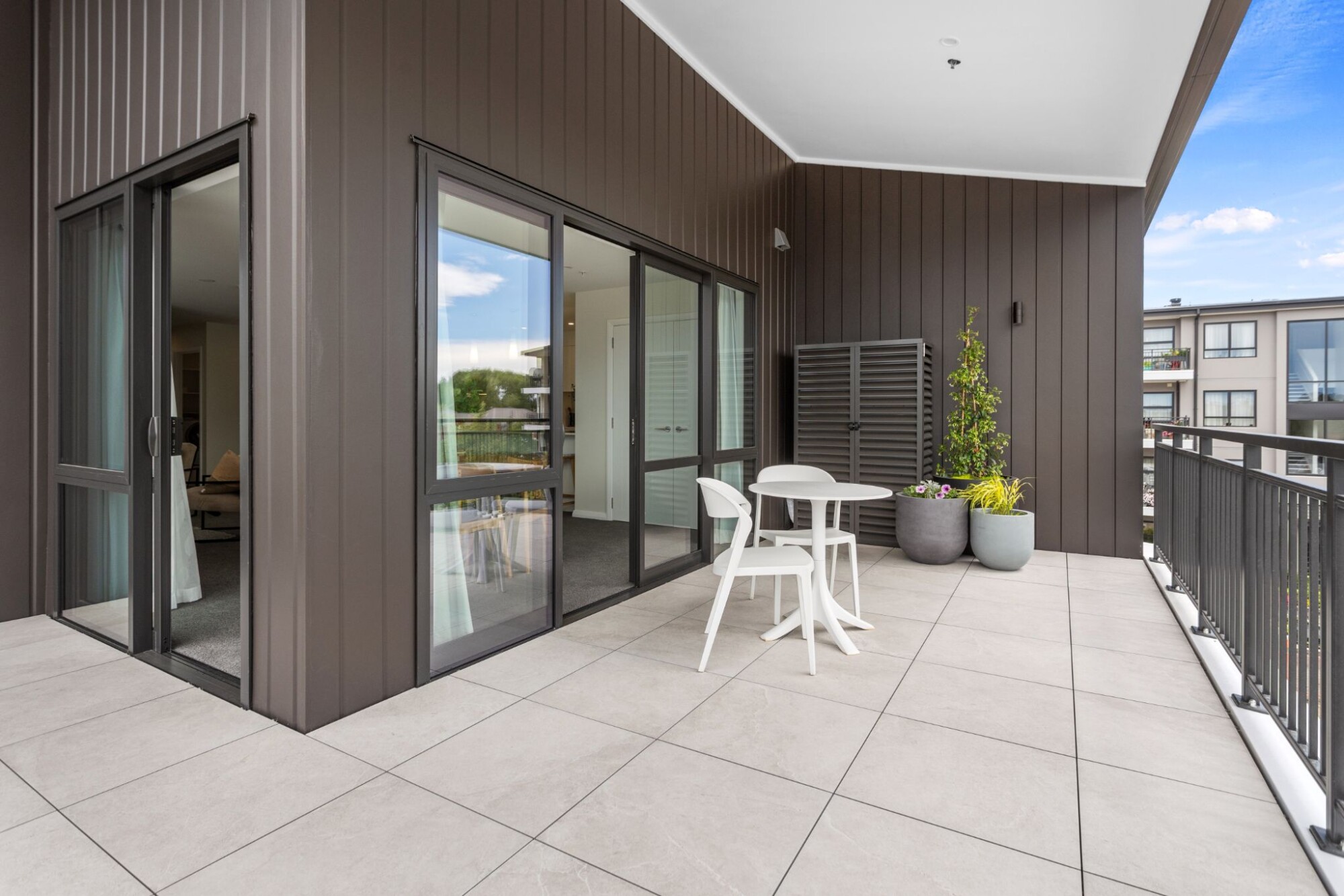 property carousel image 15