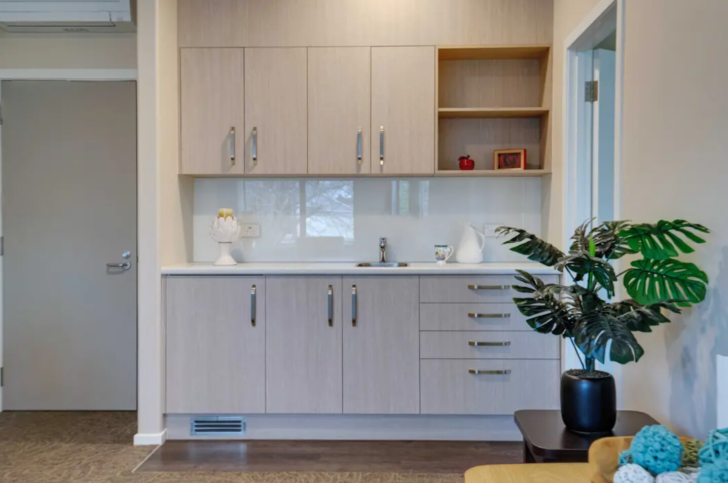 property carousel image 1