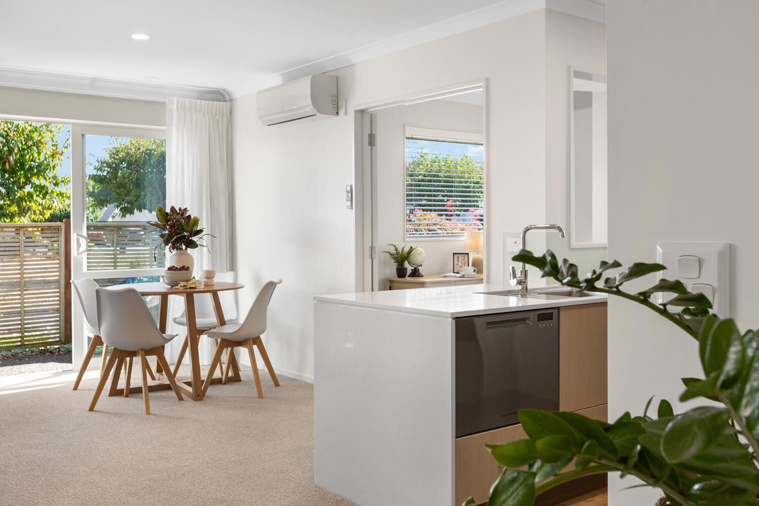 property carousel image 7