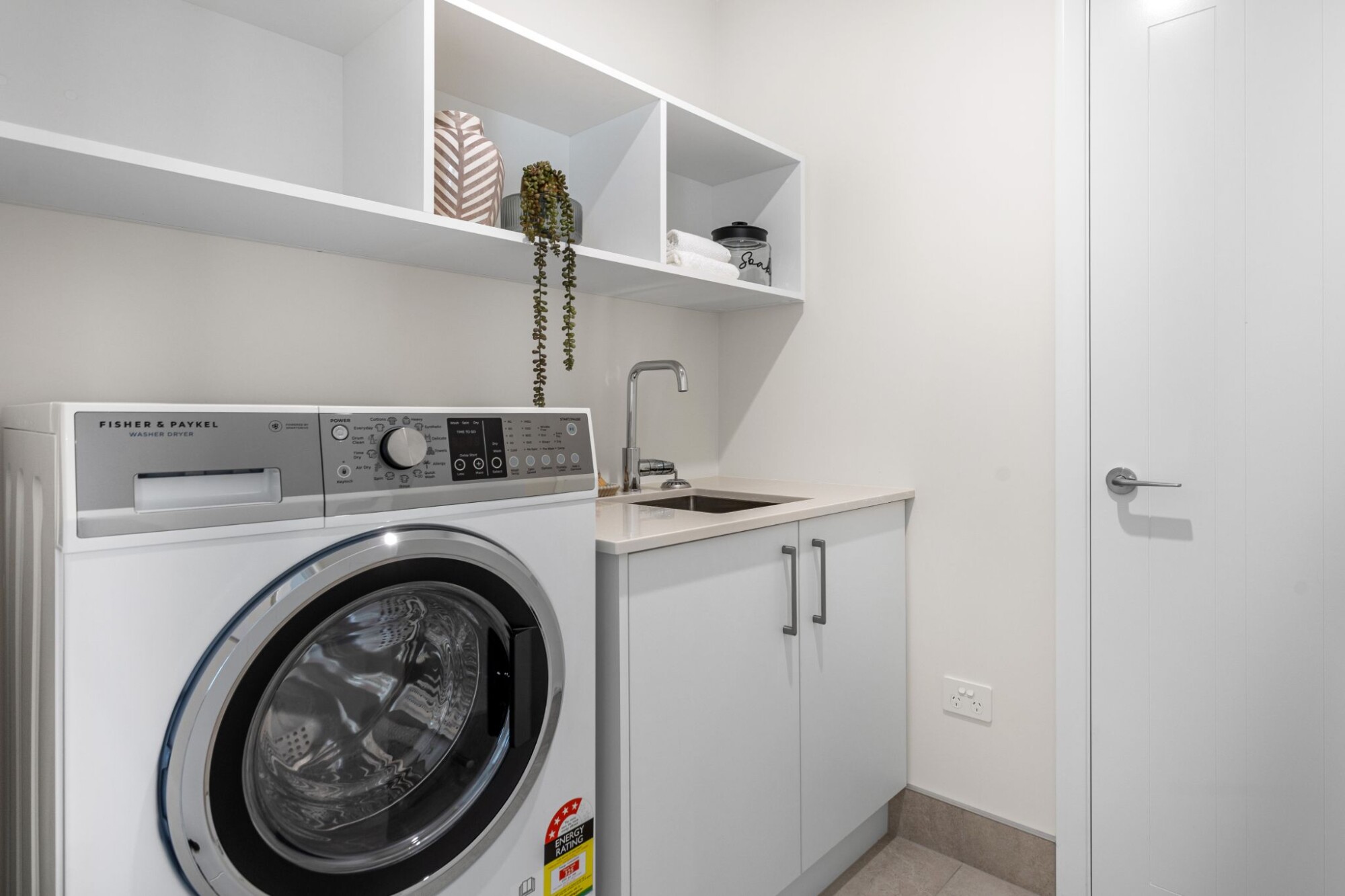 property carousel image 12