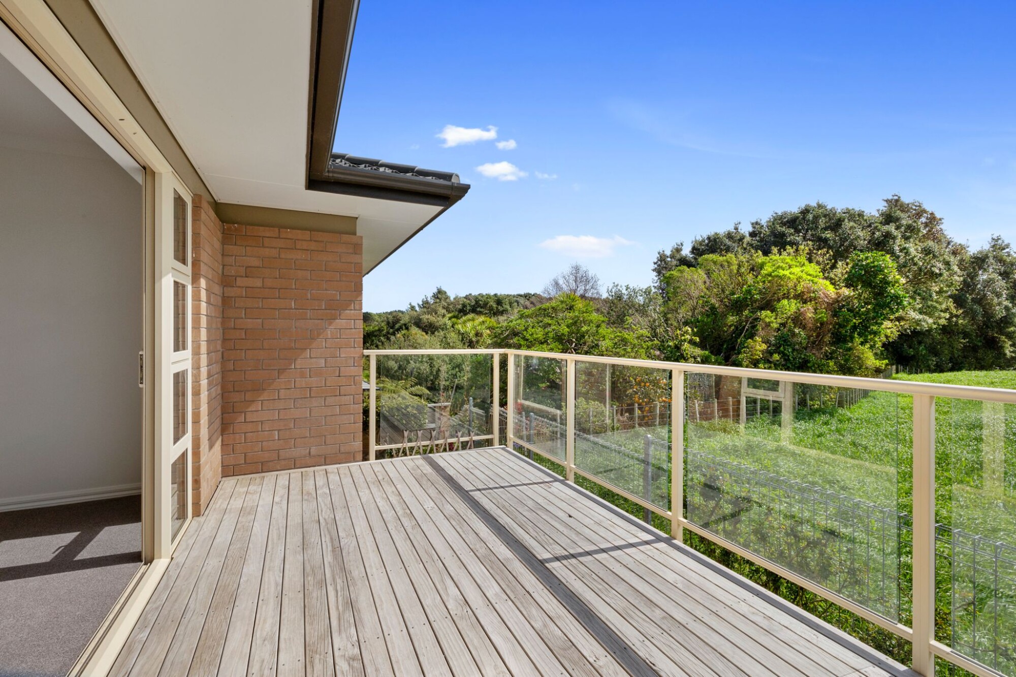 property carousel image 19