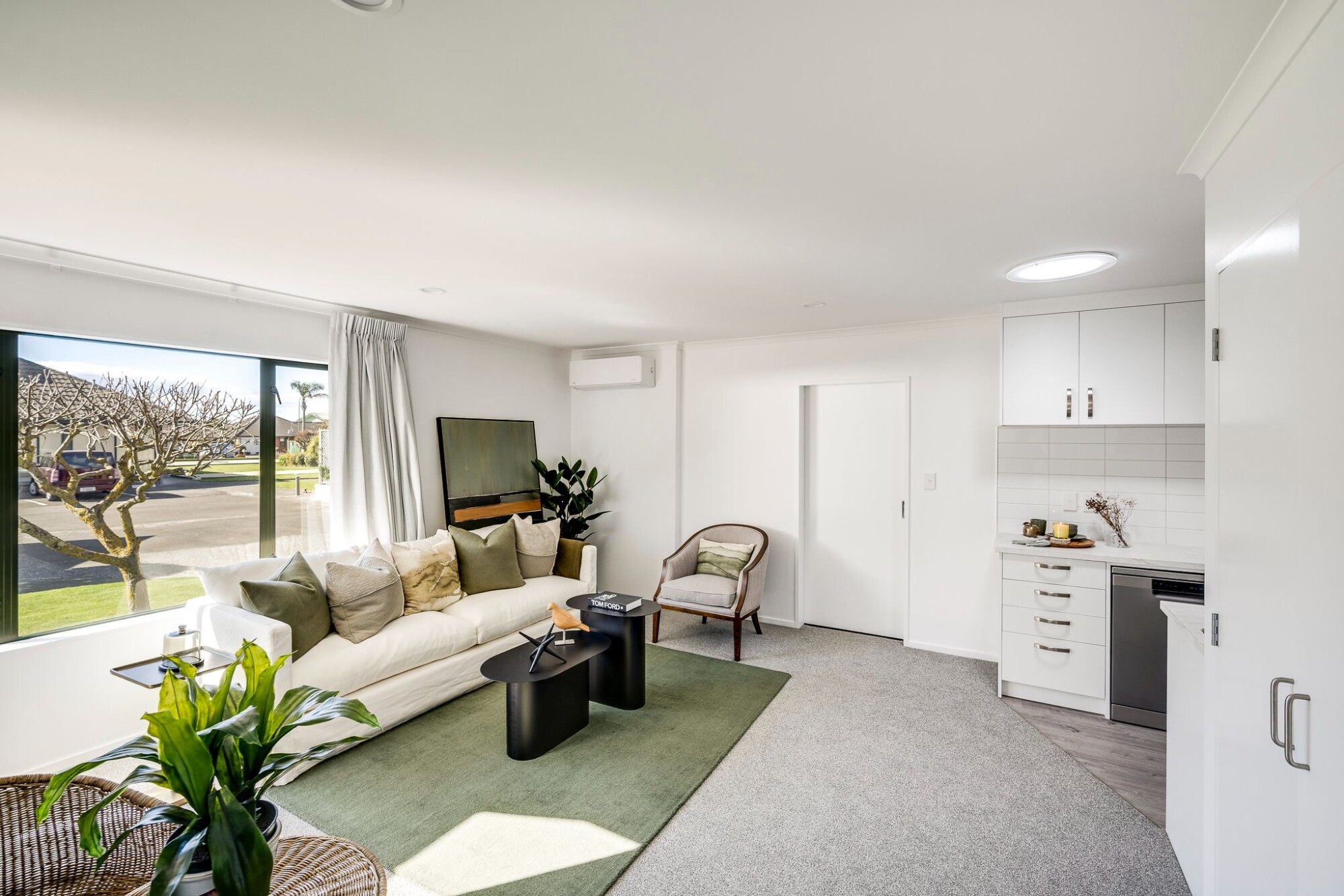 property carousel image 6