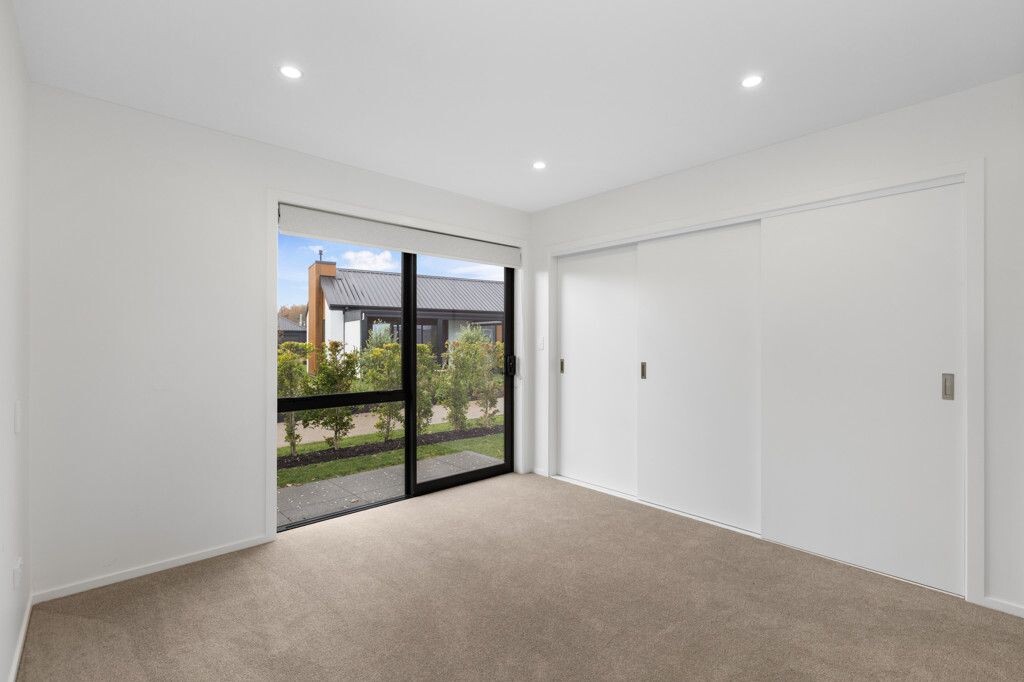 property carousel image 10