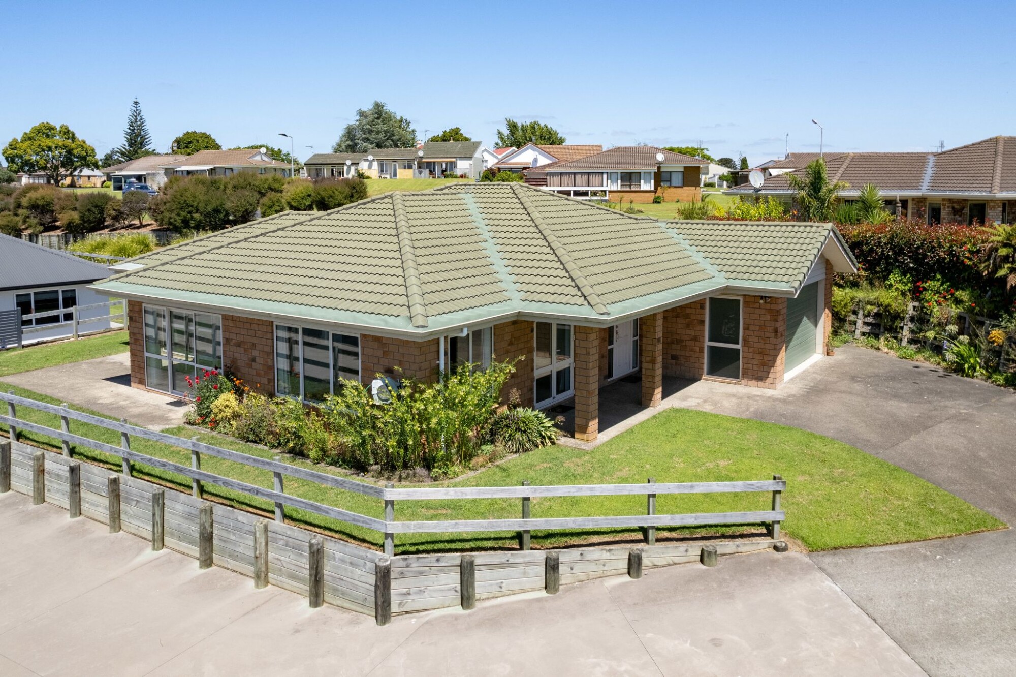 property carousel image 12